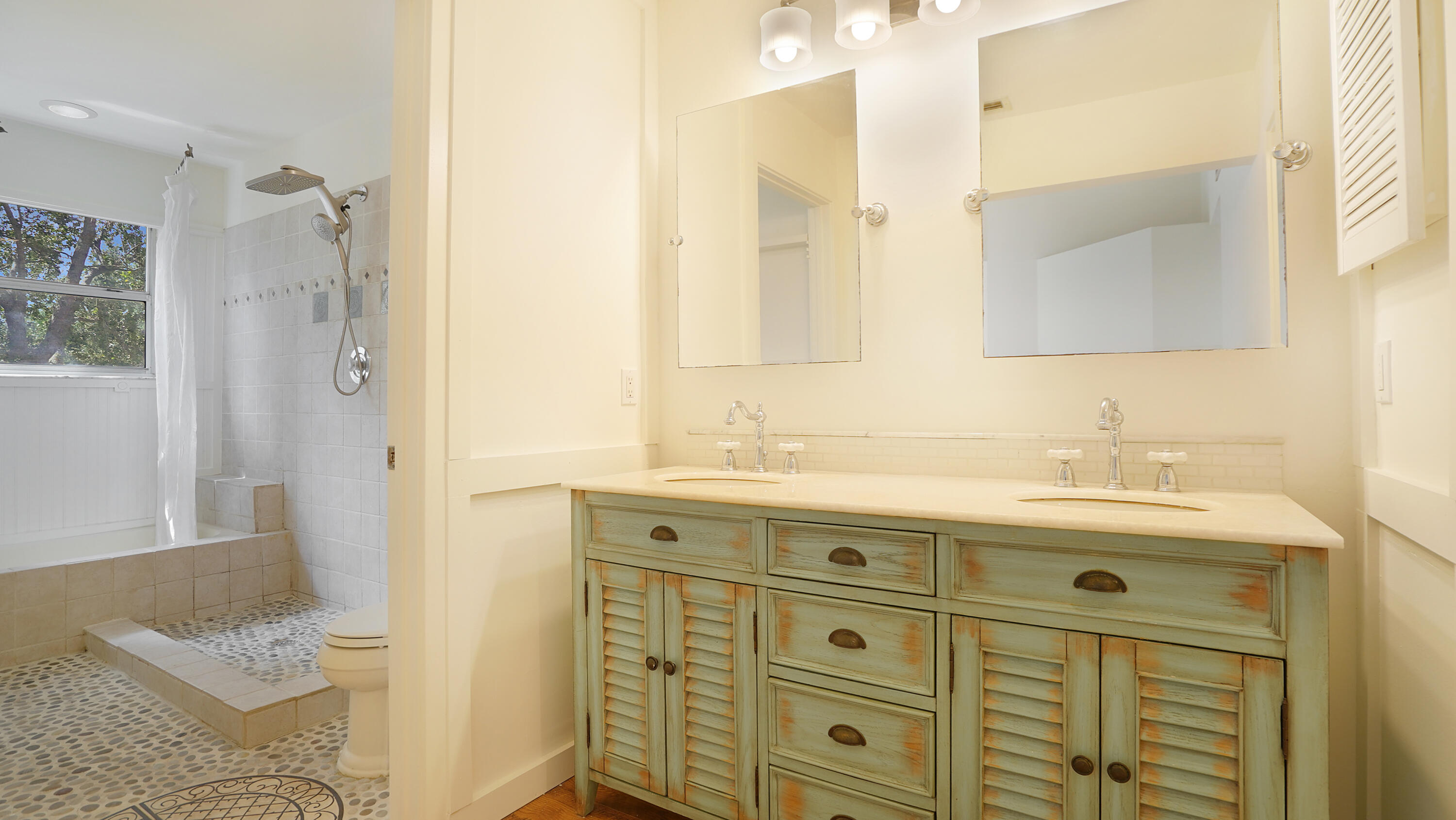 Primary Bath Split Layout