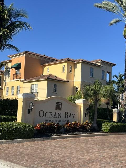 GATED COMMUNITY GATED COMMUNITY