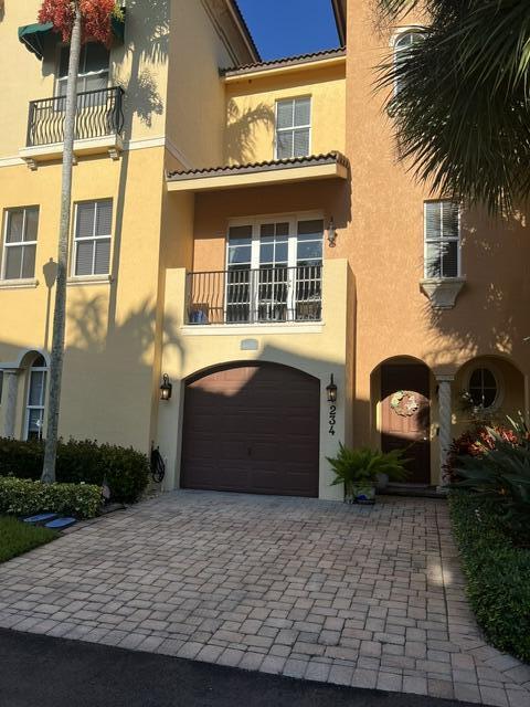2 CAR DRIVEWAY