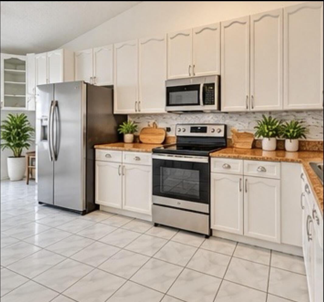 5105 Arbor Glen Cir, Lake Worth kitchen 5105 Arbor Glen Cir, Lake Worth kitchen