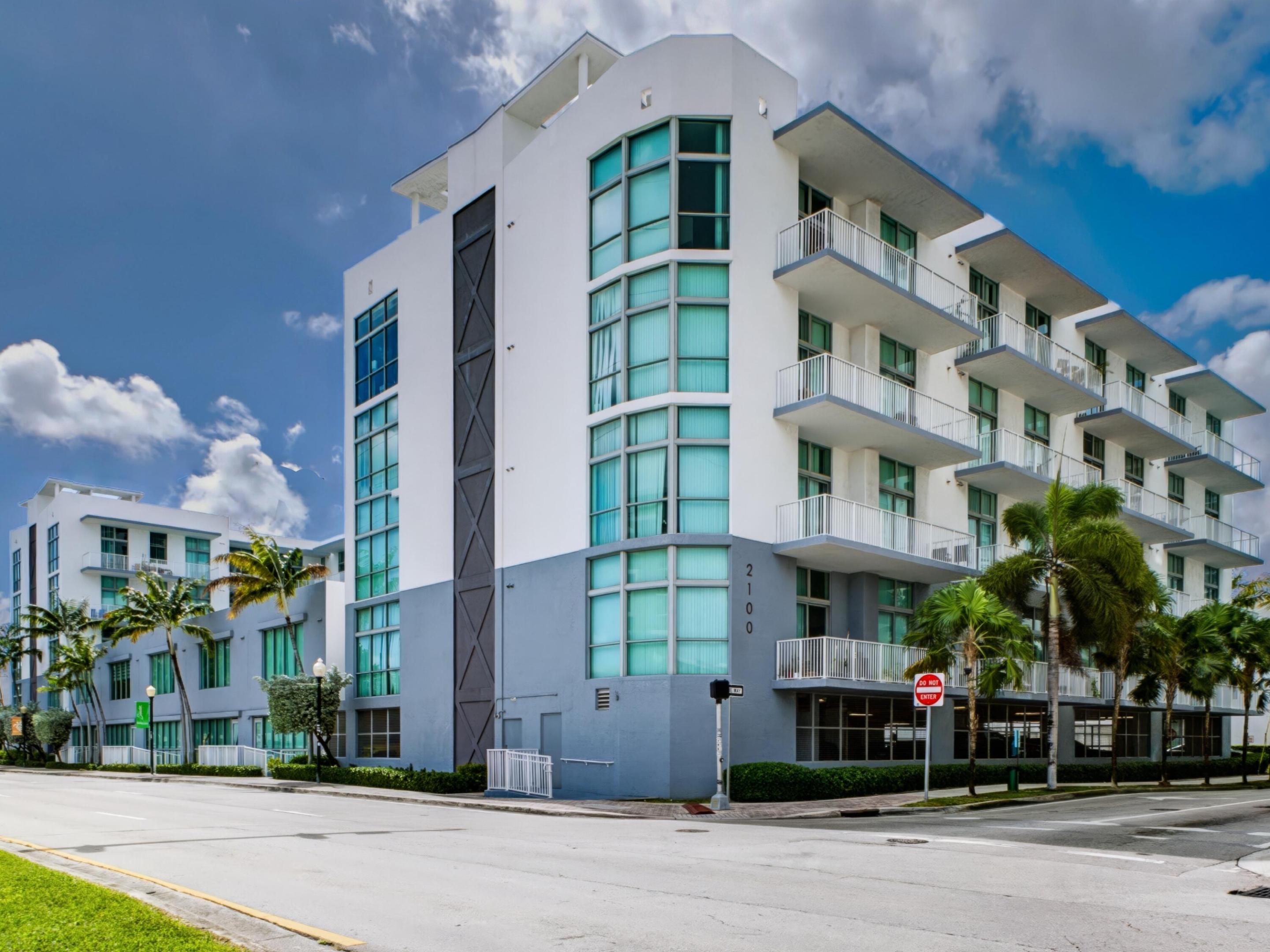 Building NE Corner 1
