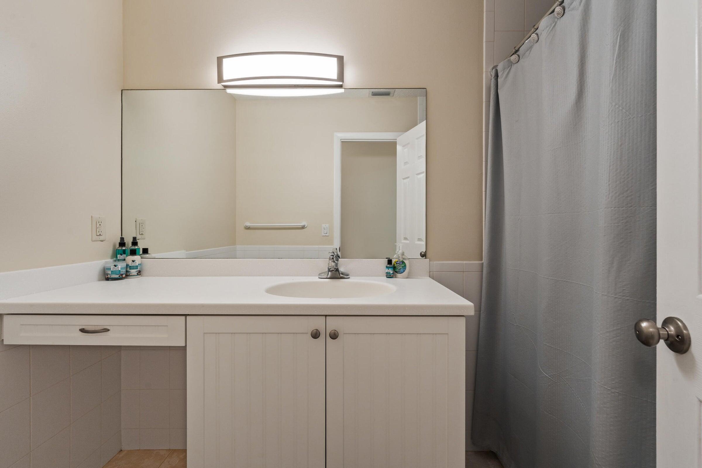 16 - Guest Bathroom