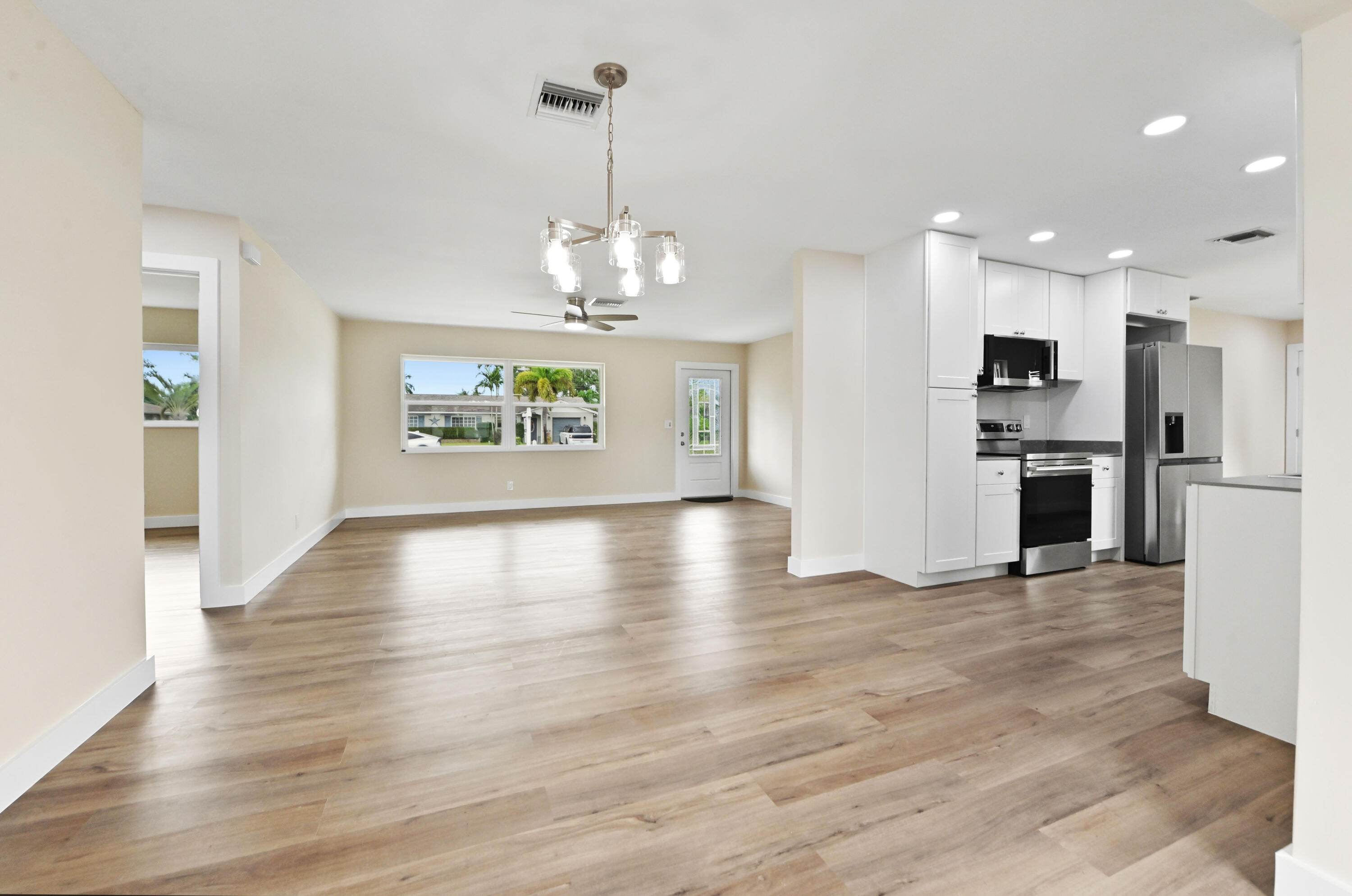 11 Dining area 02