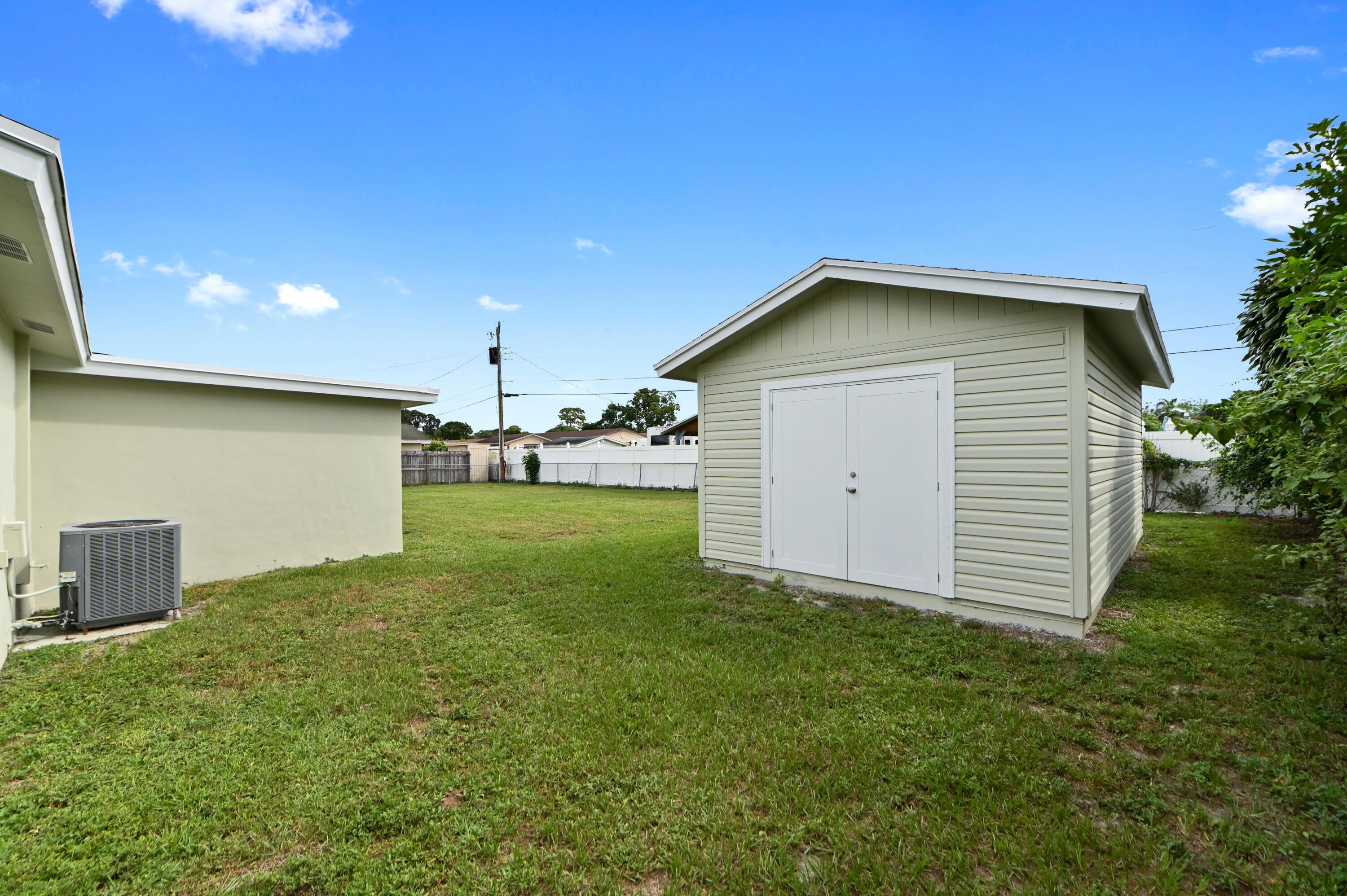34 backyard 03