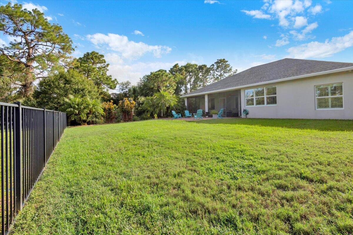Spacious Fenced in Yard