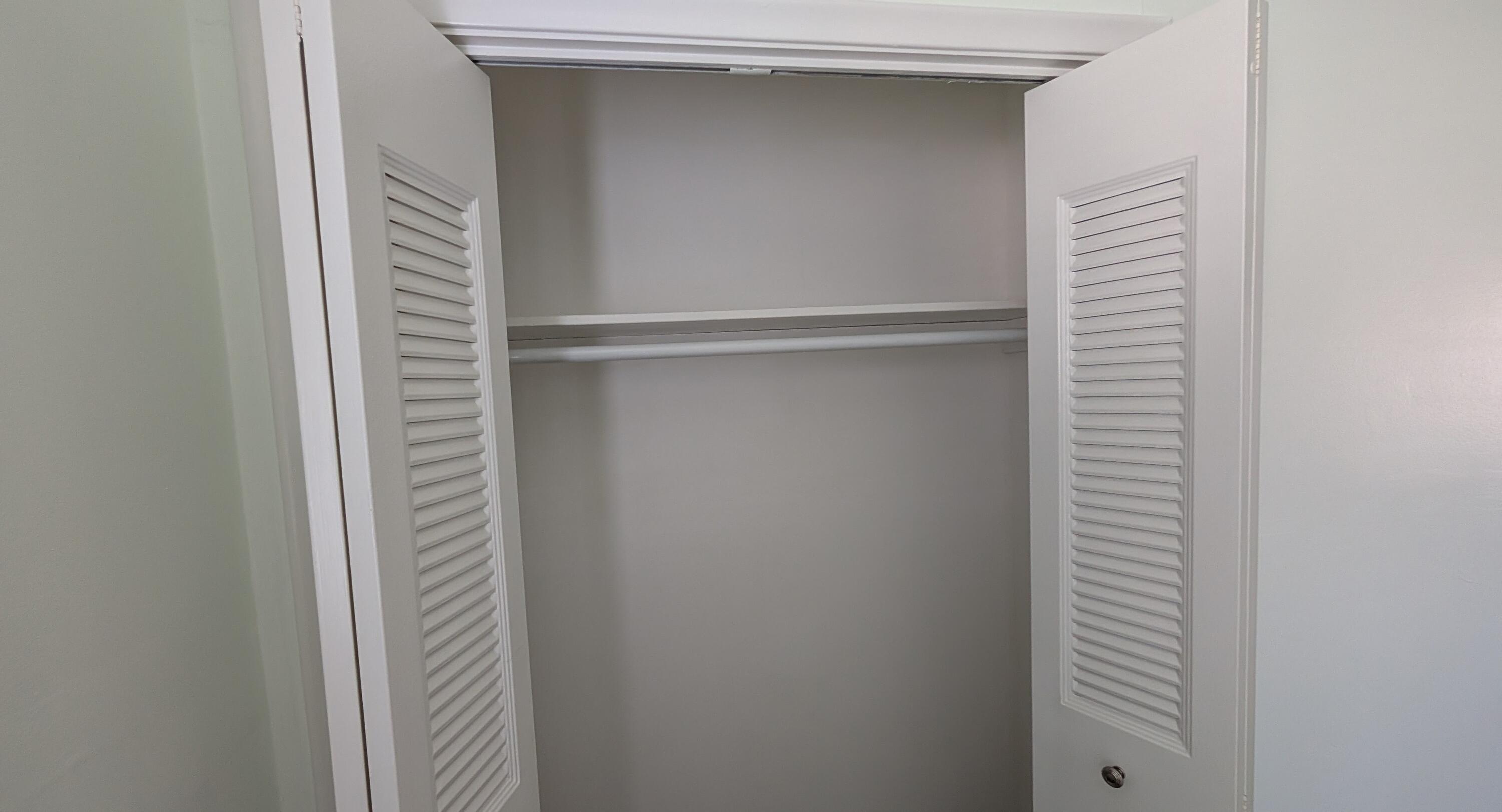 Bedroom Closet (1)