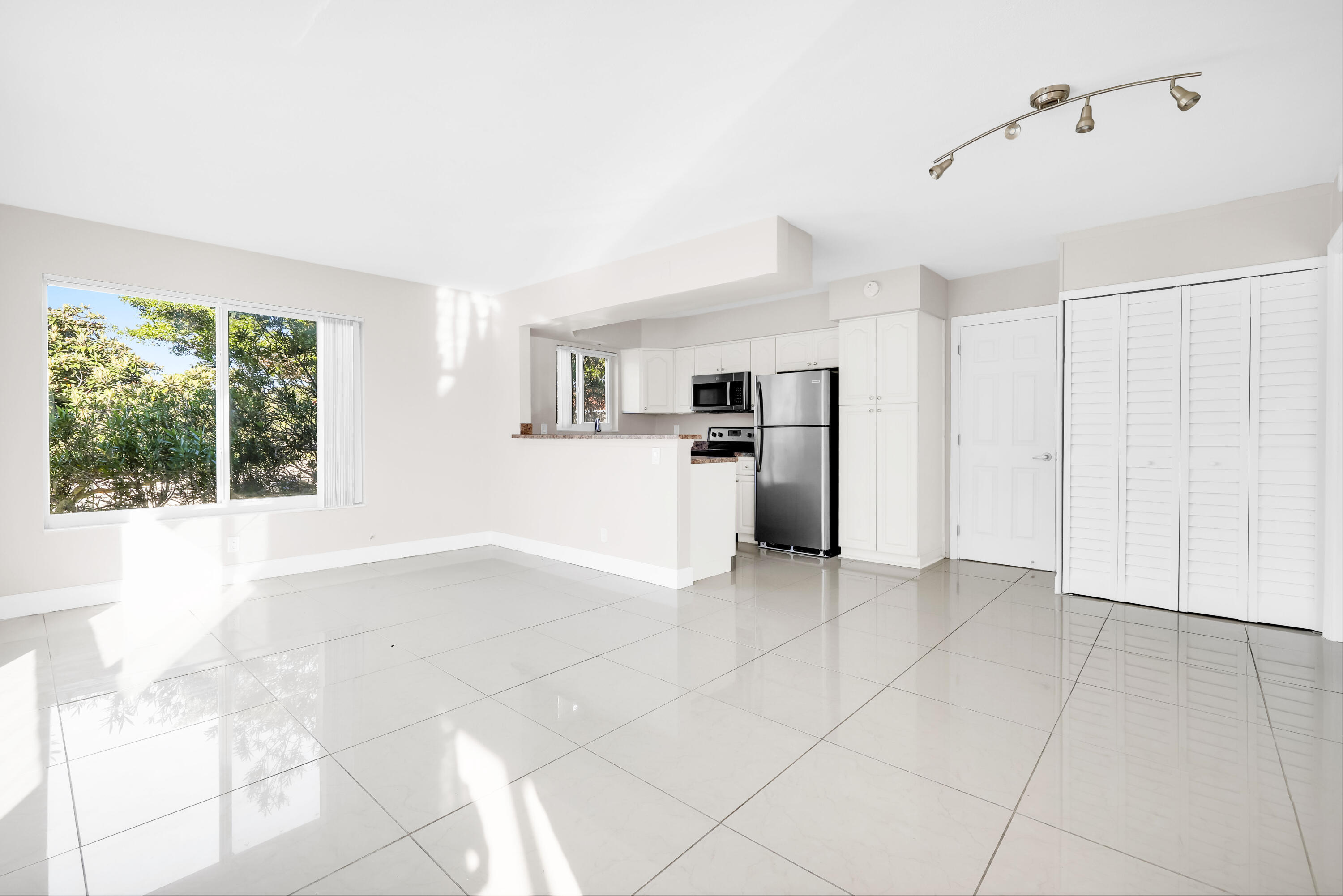 431 W camino Real - 10