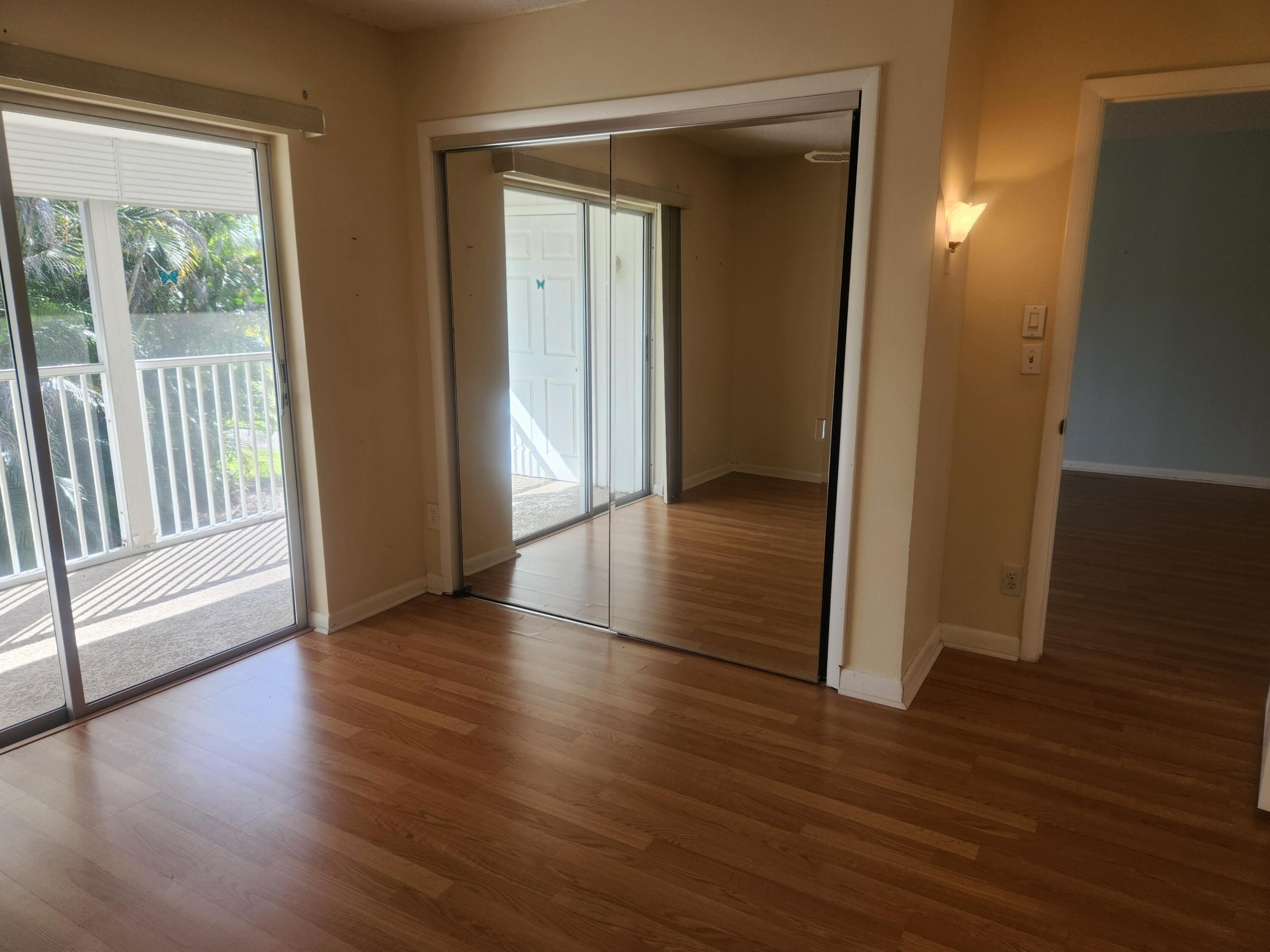 259 Primary Bedroom w/extra closet