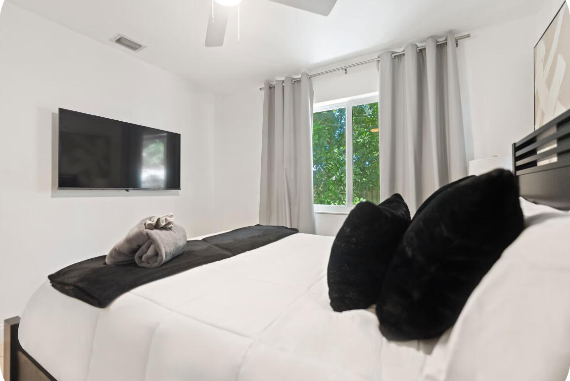 Bedroom_1_View_2