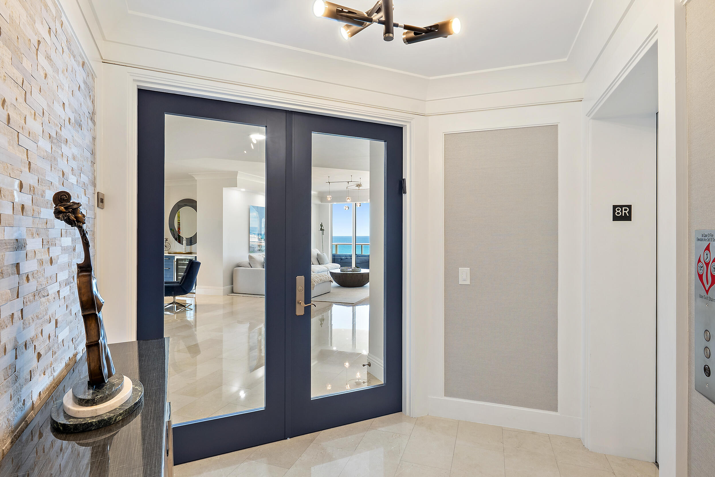 Private Foyer Entry