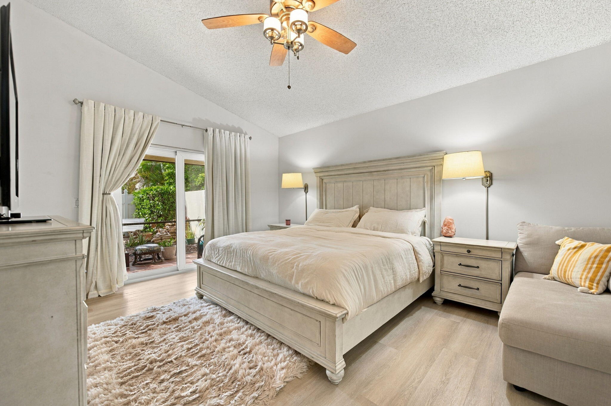 17-web-or-mls-10269-islander-dr
