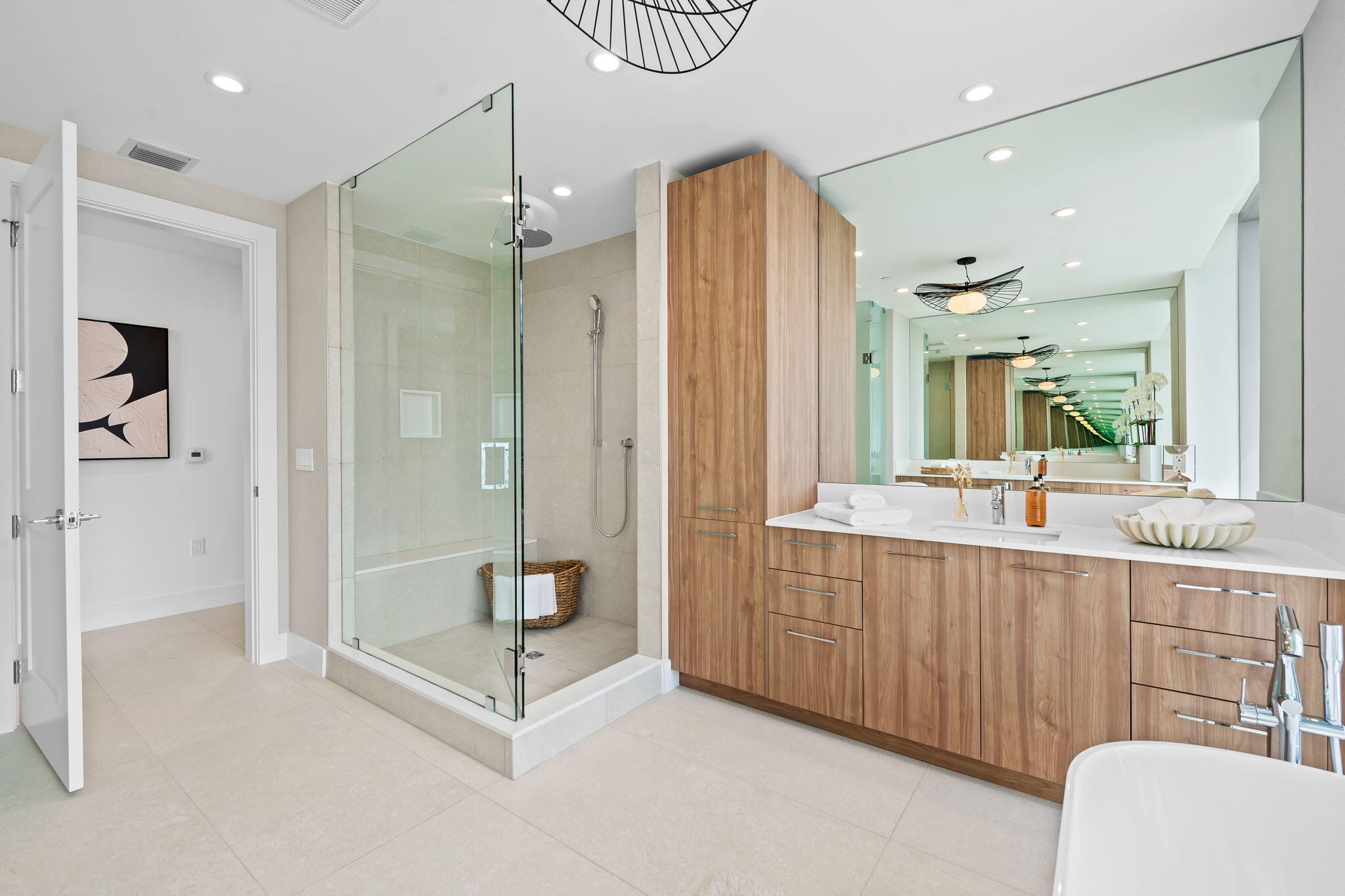 Owner's suite bath