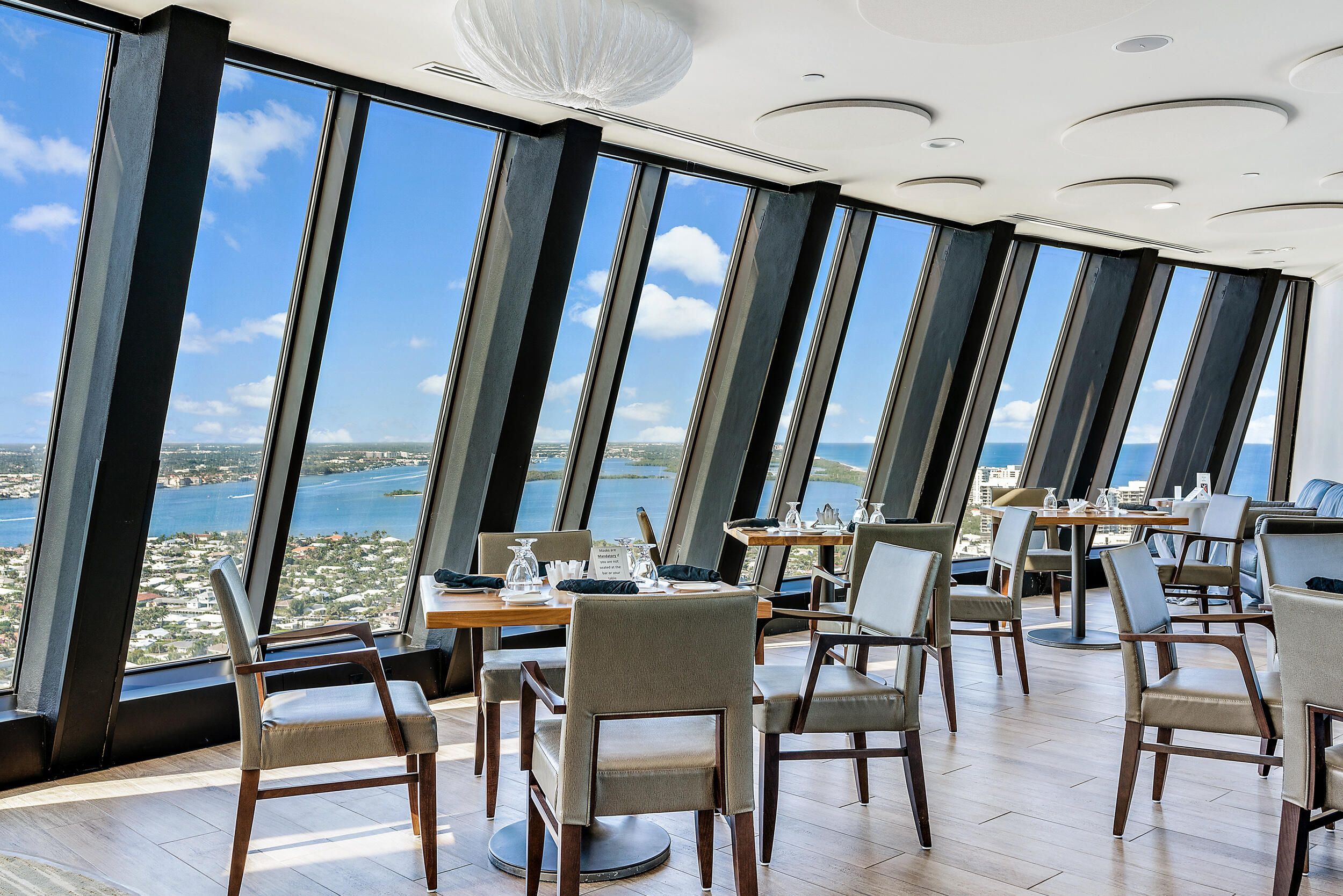 Marquis Owners Lounge/Restaurant