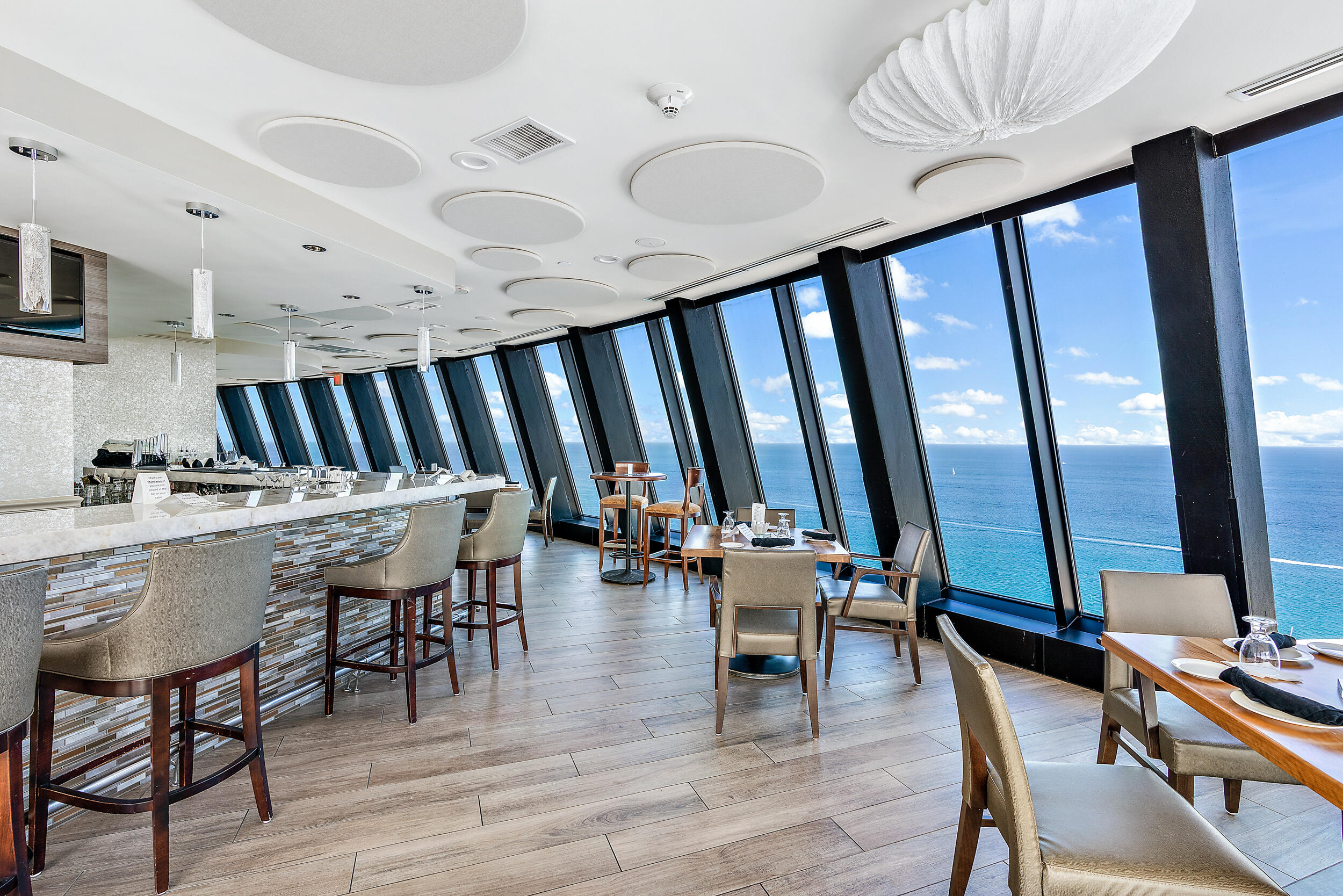 Marquis Owners Lounge/Restaurant