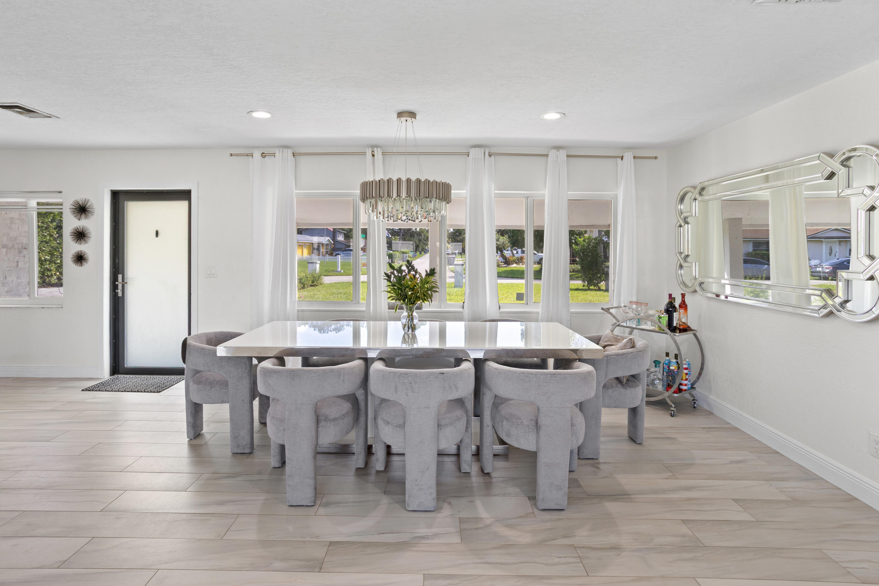 Dining Area Dining Area