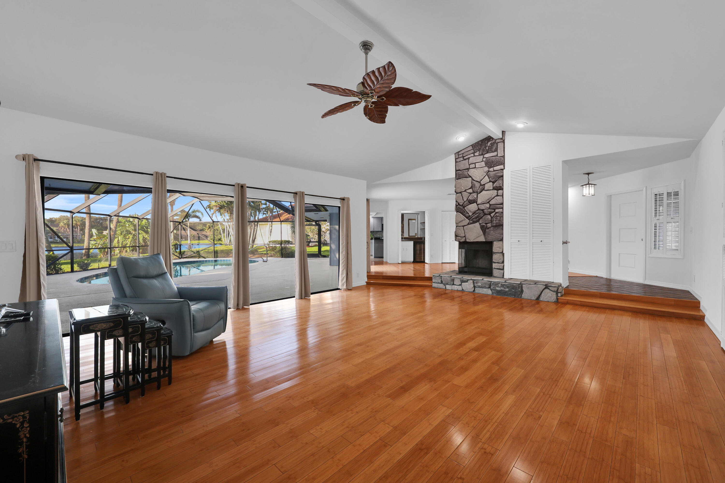 10158 se acorn way - 04
