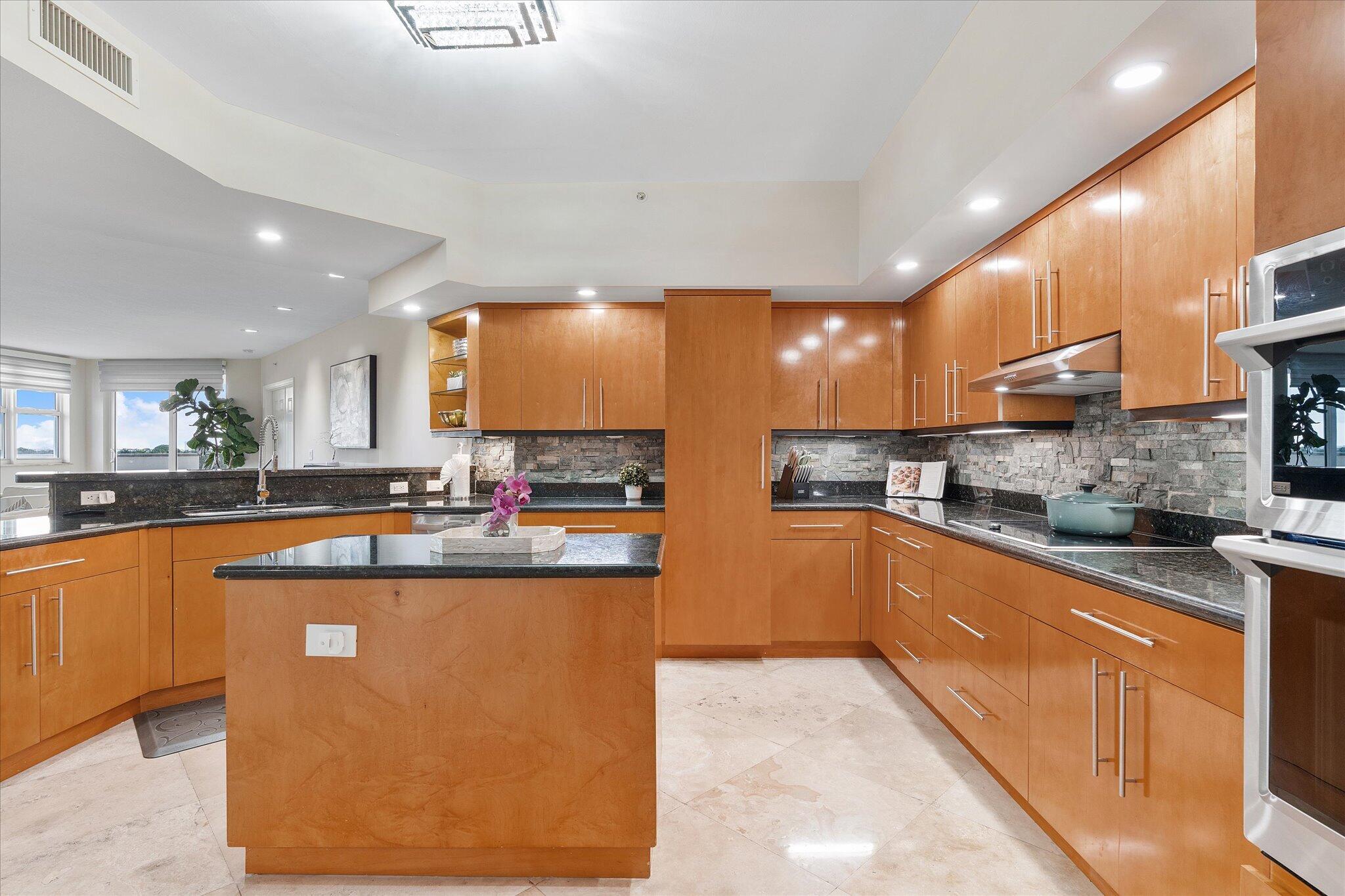 27-615 Bayshore Dr 603_027