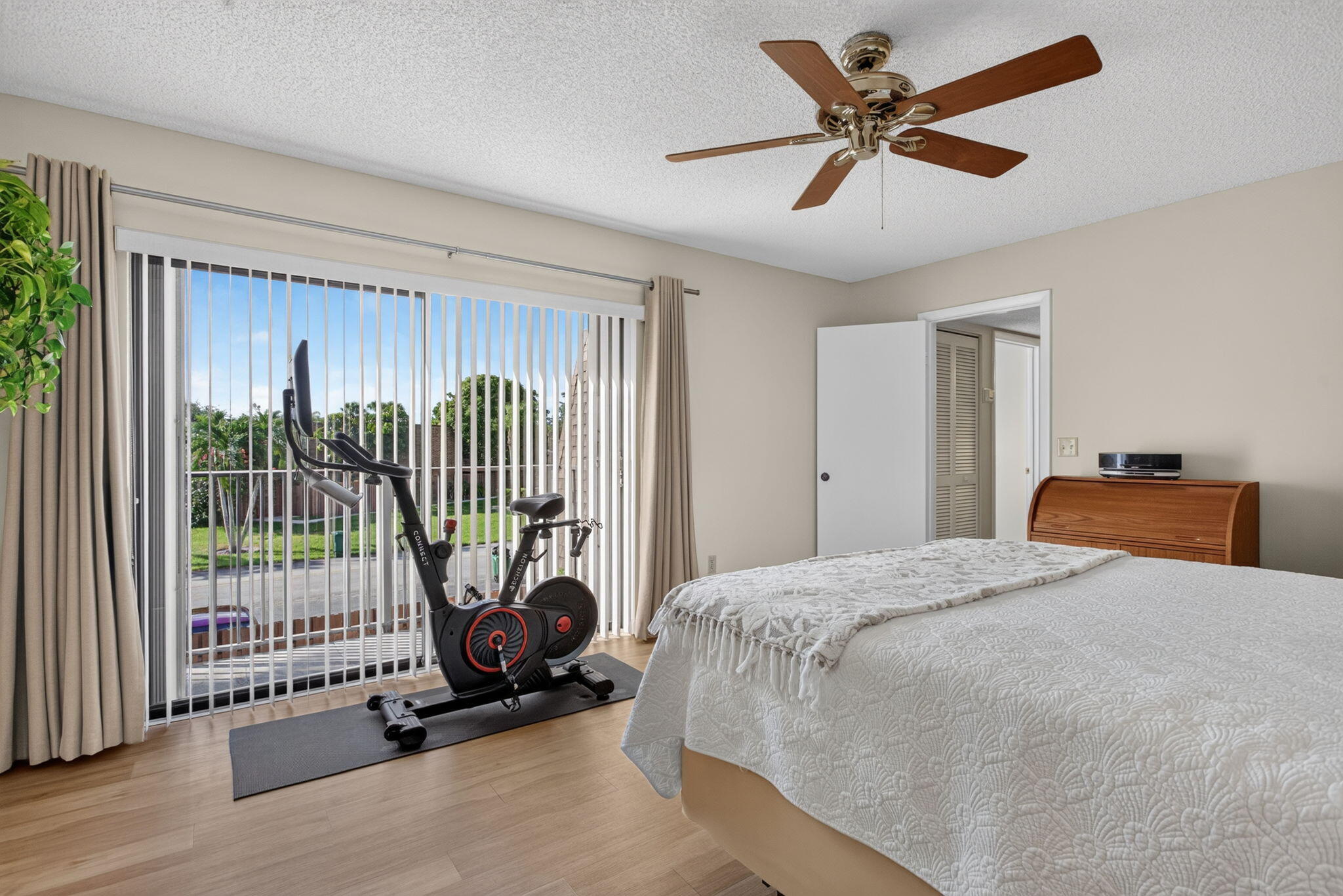 24-web-or-mls-5551-26
