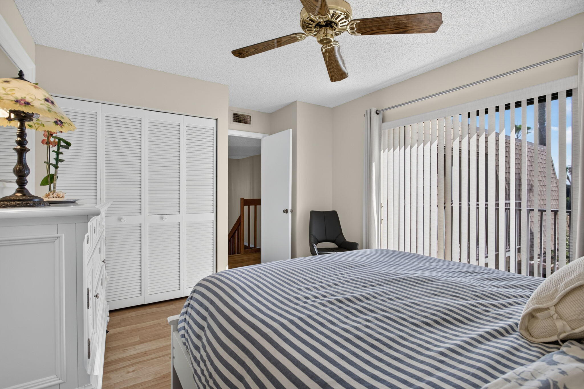 31-web-or-mls-5551-33