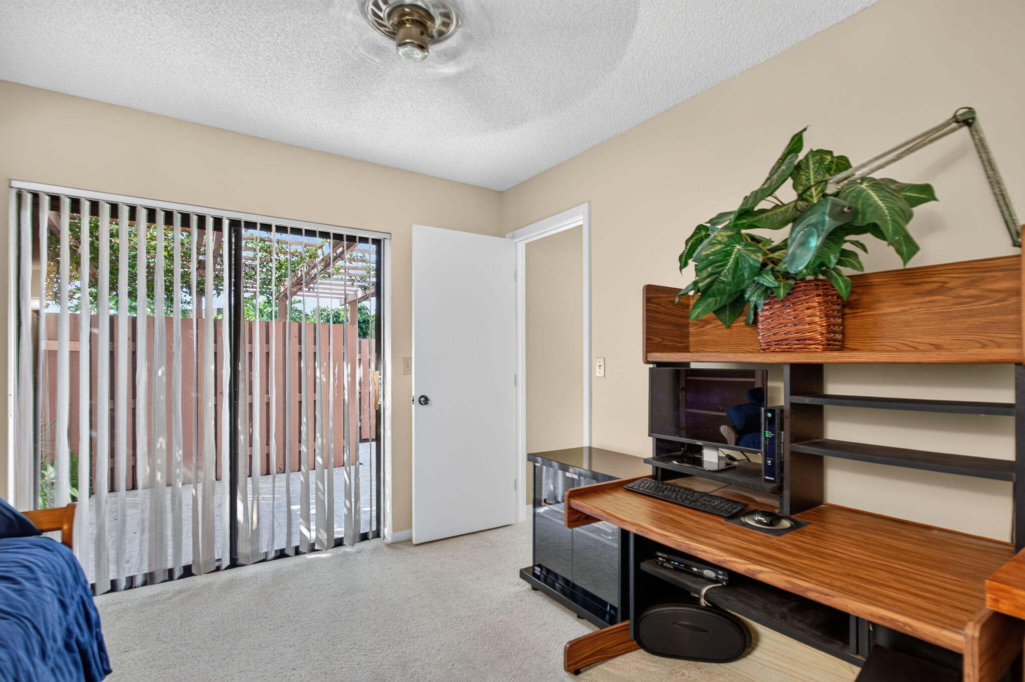 21-web-or-mls-5551-23