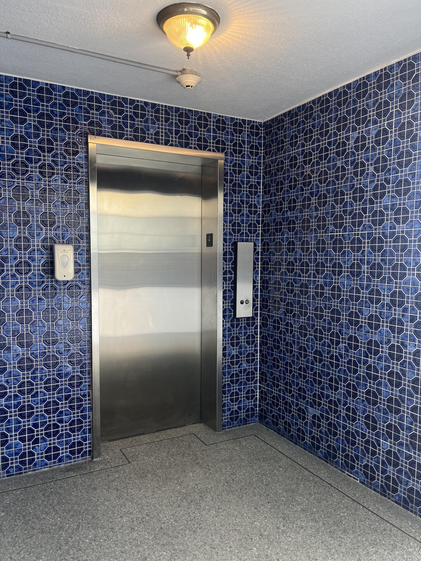 Building Elevator