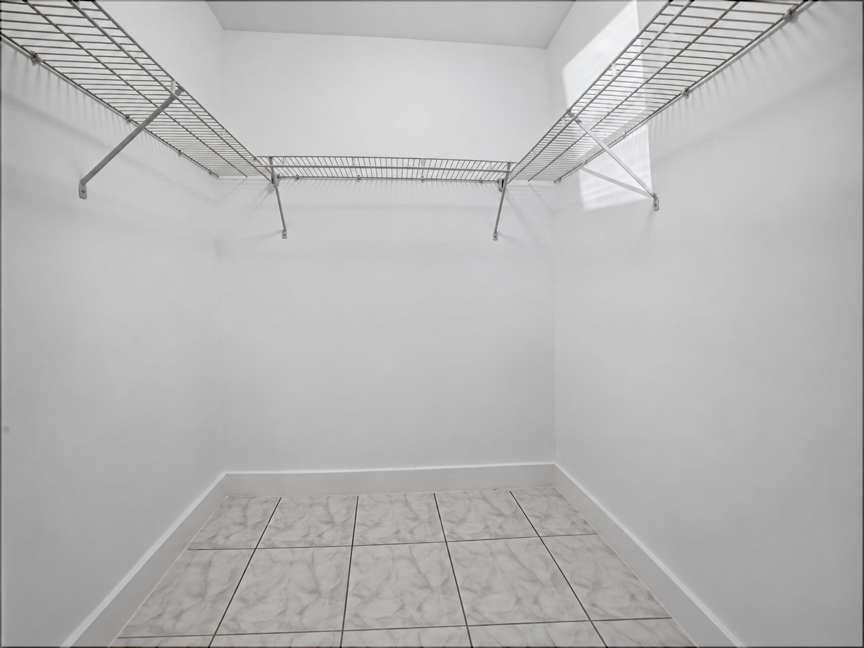 25-Bedroom-Closet