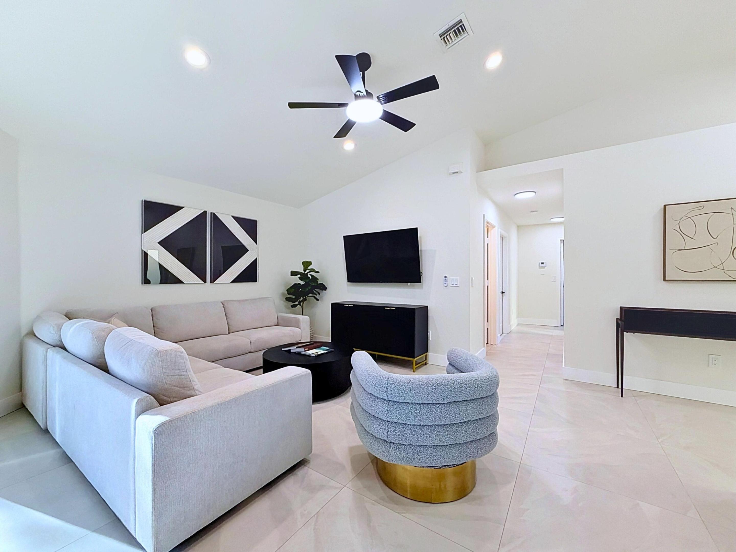 Spacious living room with enough room for the whole family!