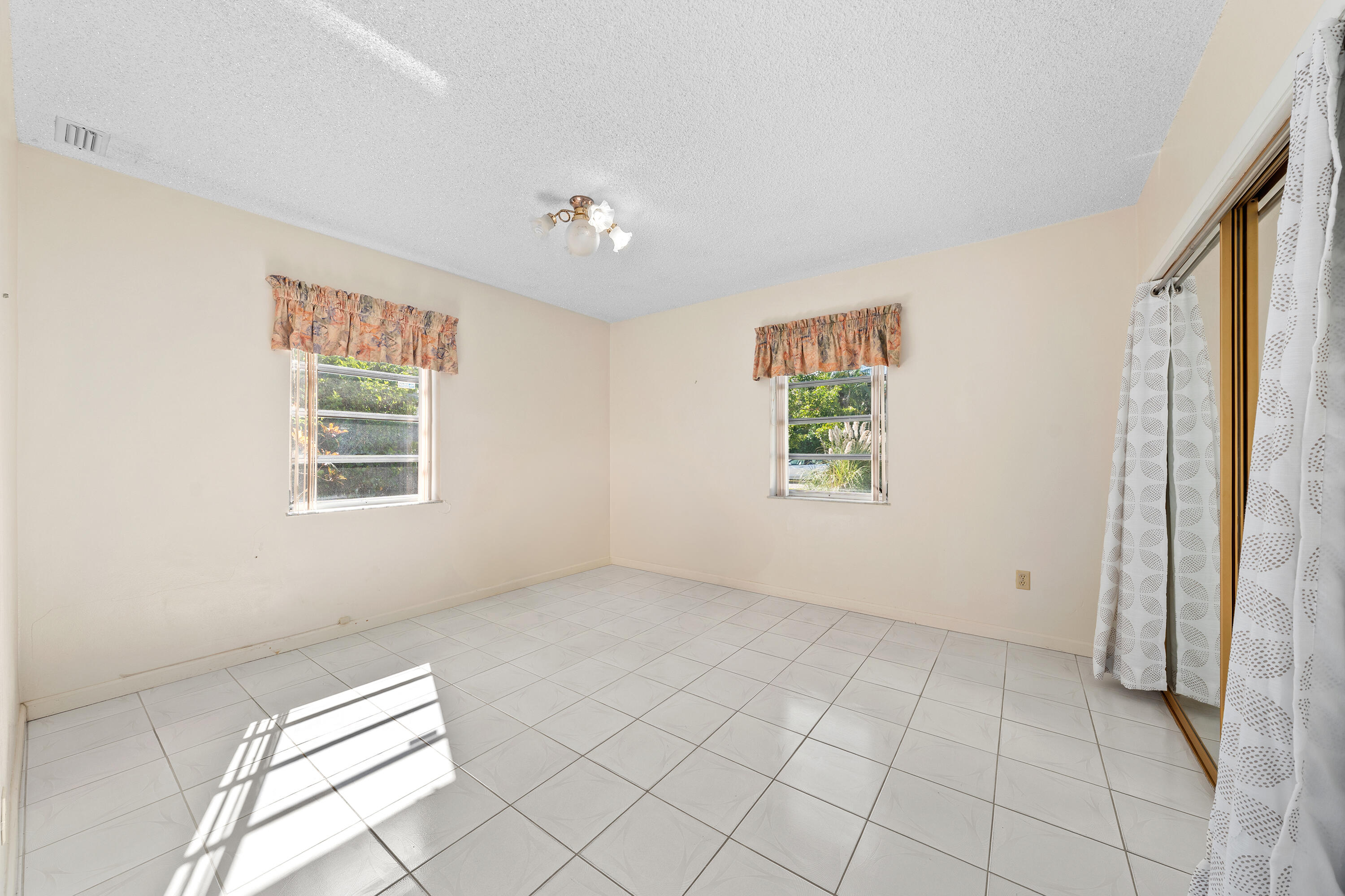 BEDROOM #2