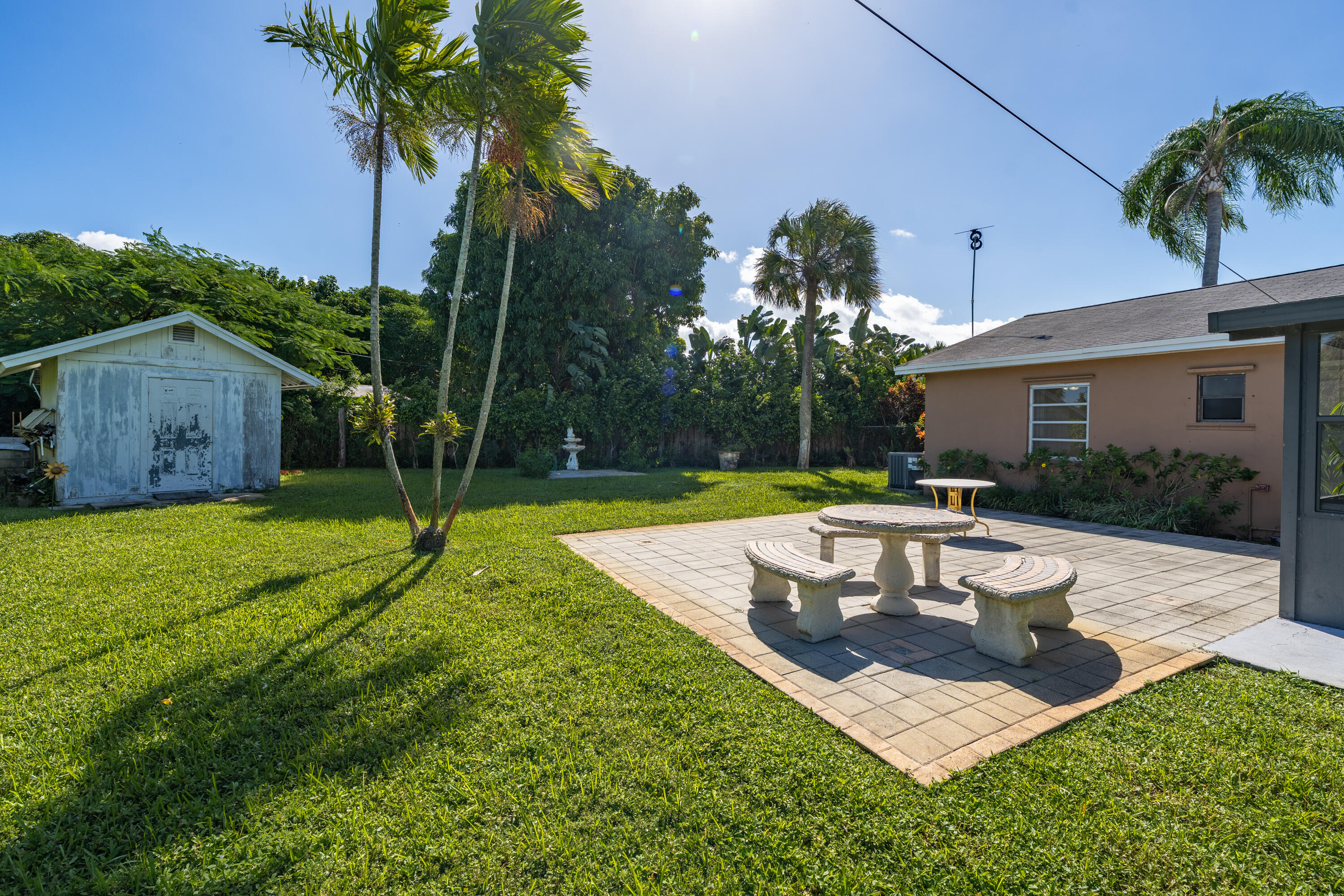 LARGE YARD