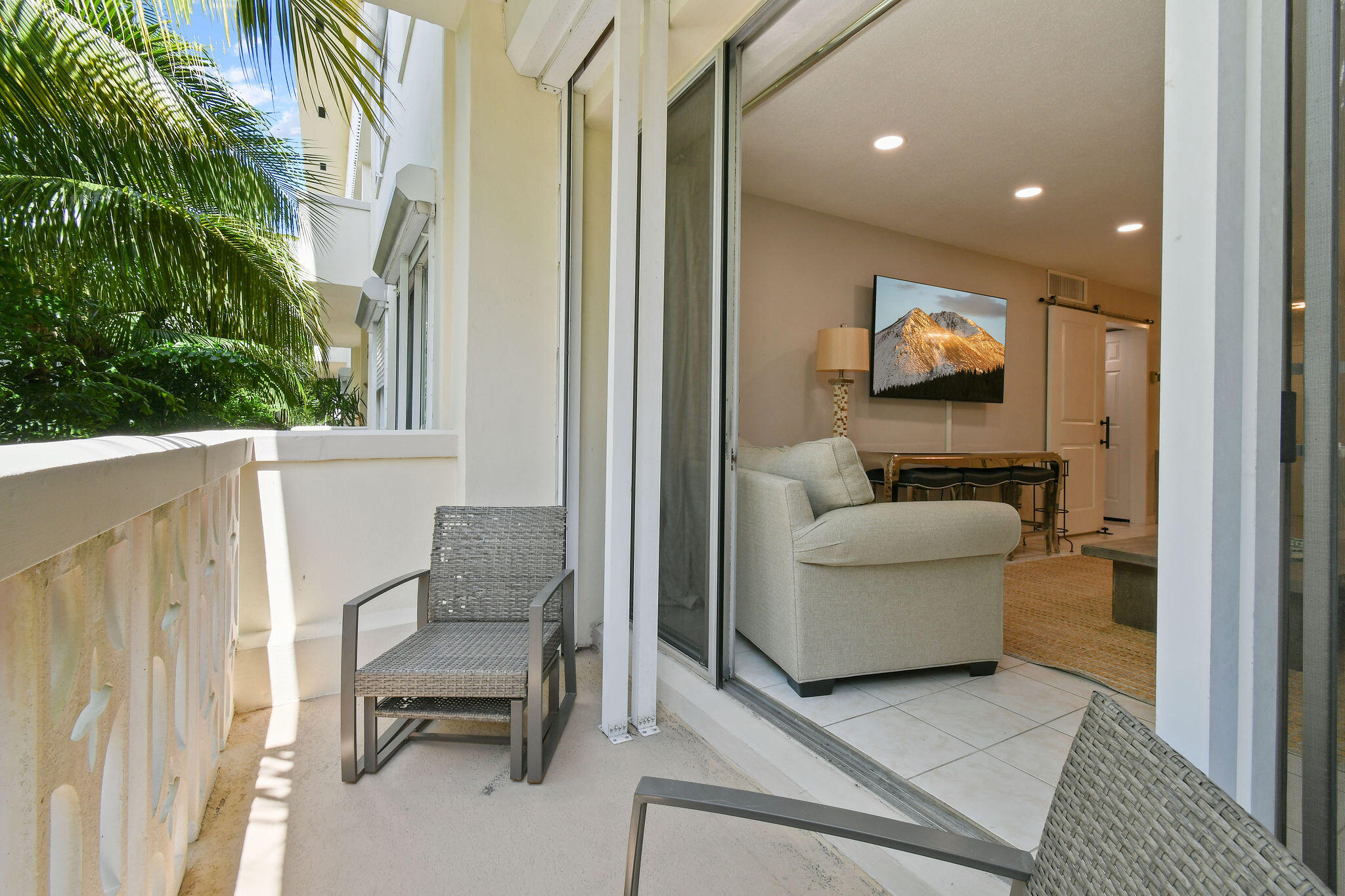227BrazilianAve#2H(29)