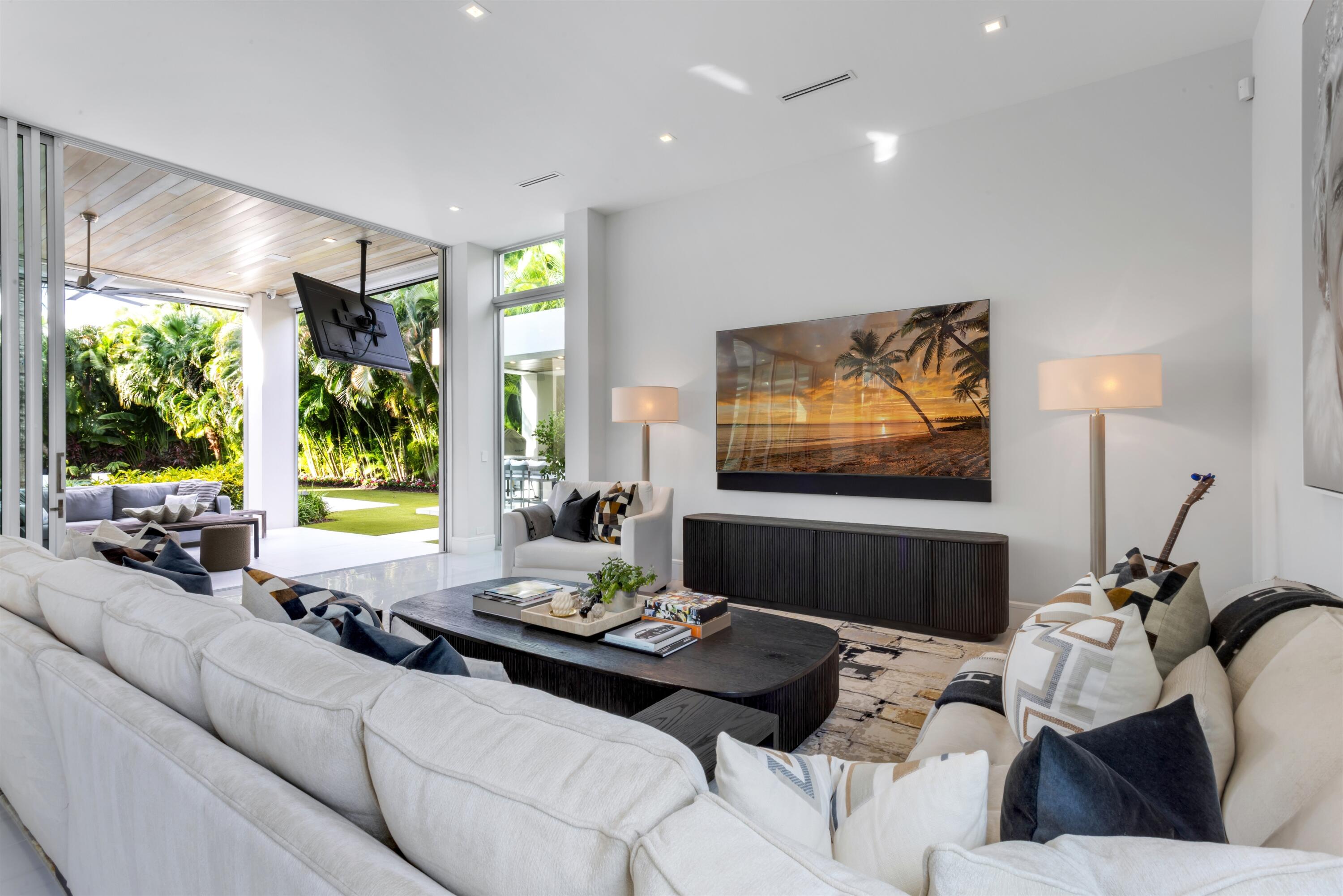 LIVING_ROOM_ANGLE_LEFT