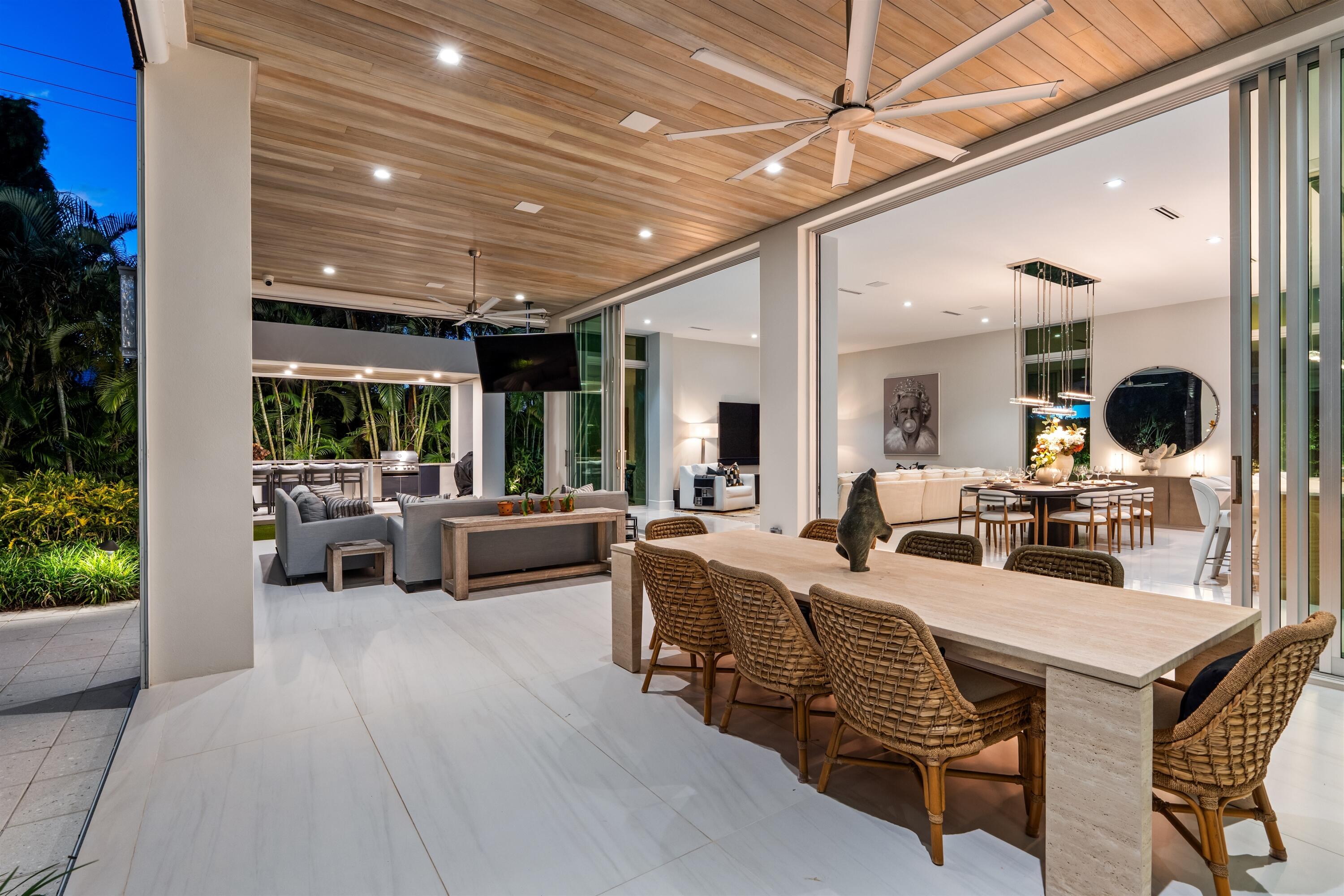 PATIO_DINING_ANGLE_SUNSET
