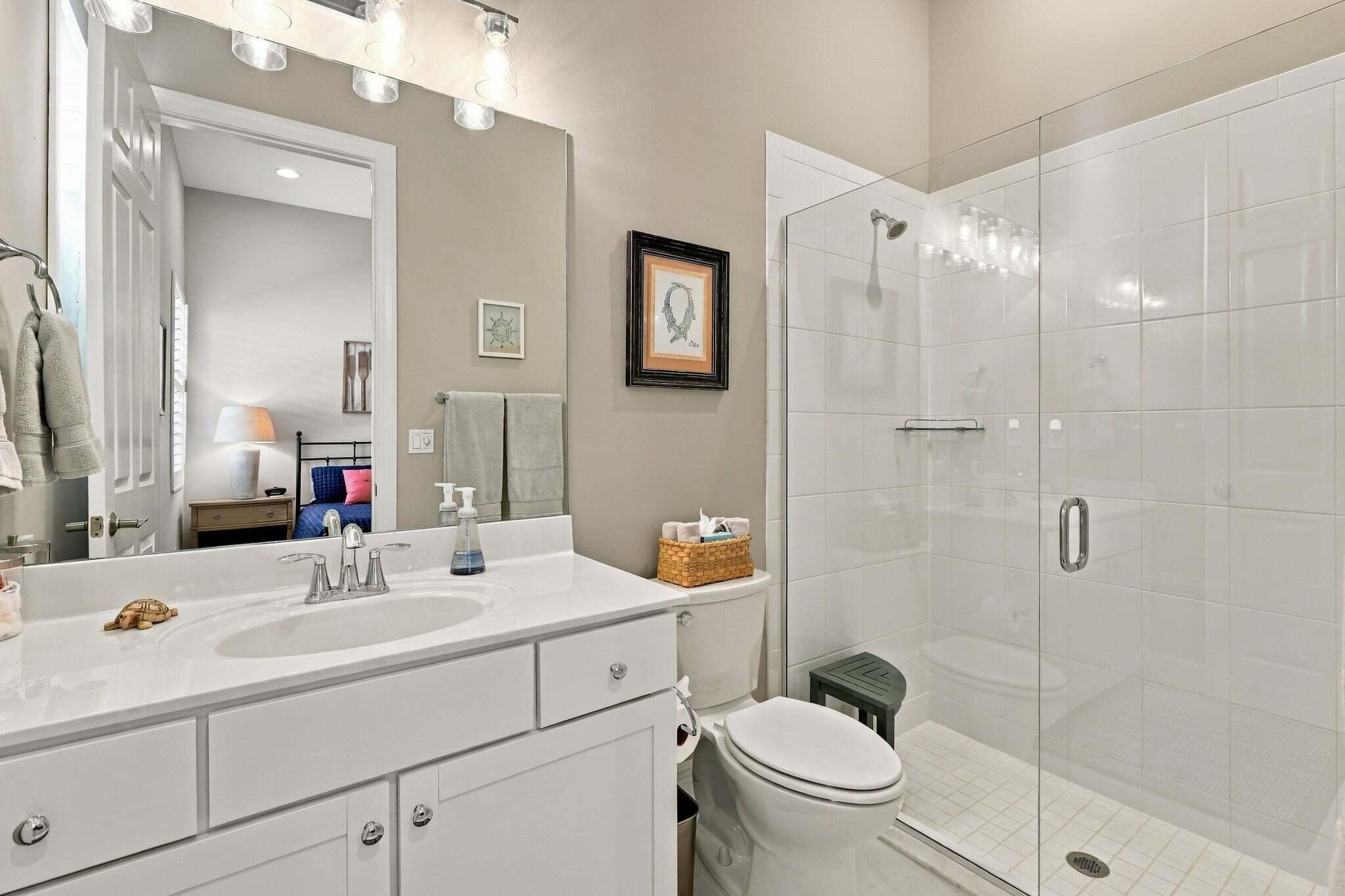 2nd Bath (ensuite)