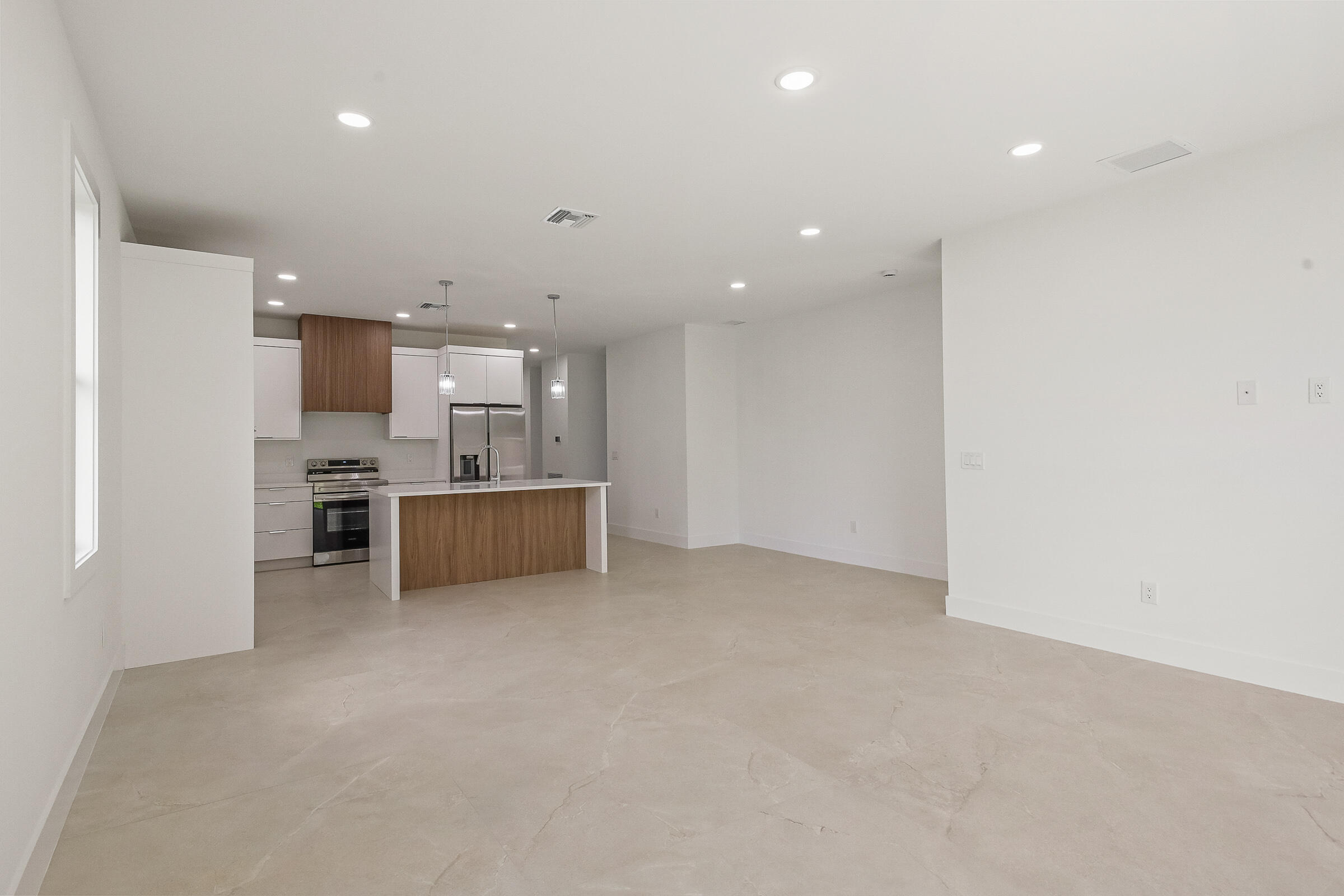 4606 Hibiscus - MLS - 006