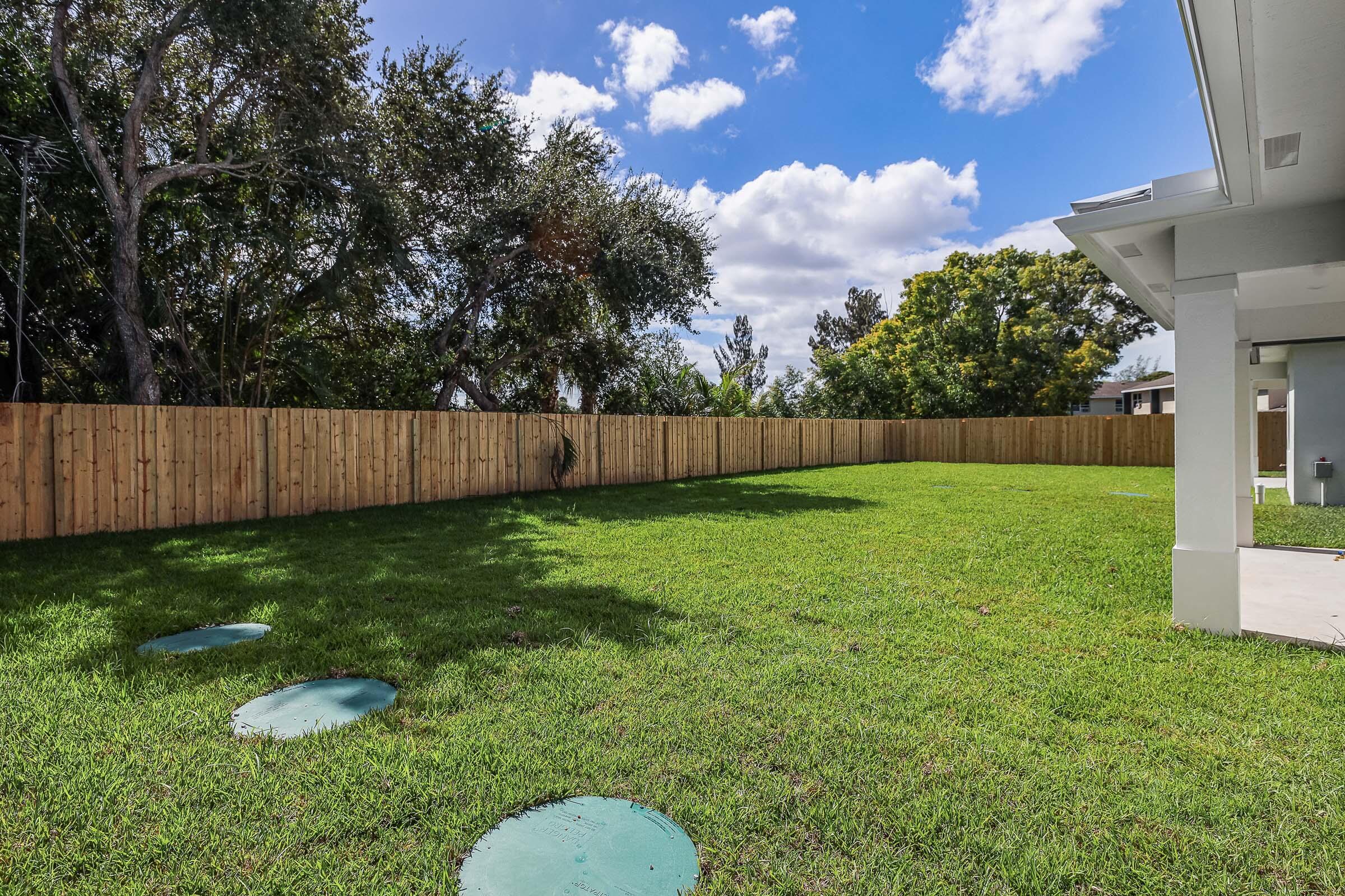 4606 Hibiscus - MLS - 028