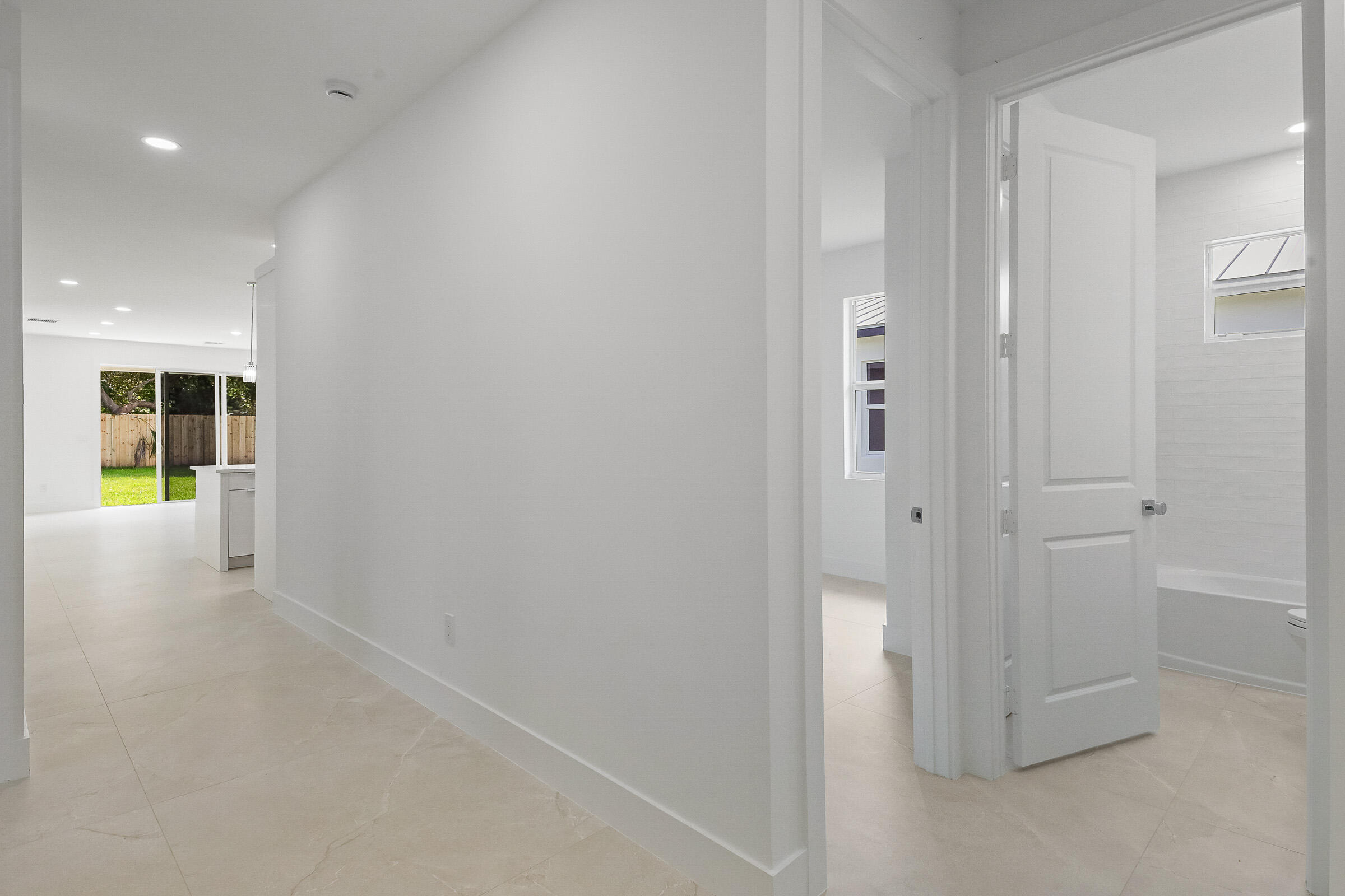 4606 Hibiscus - MLS - 003