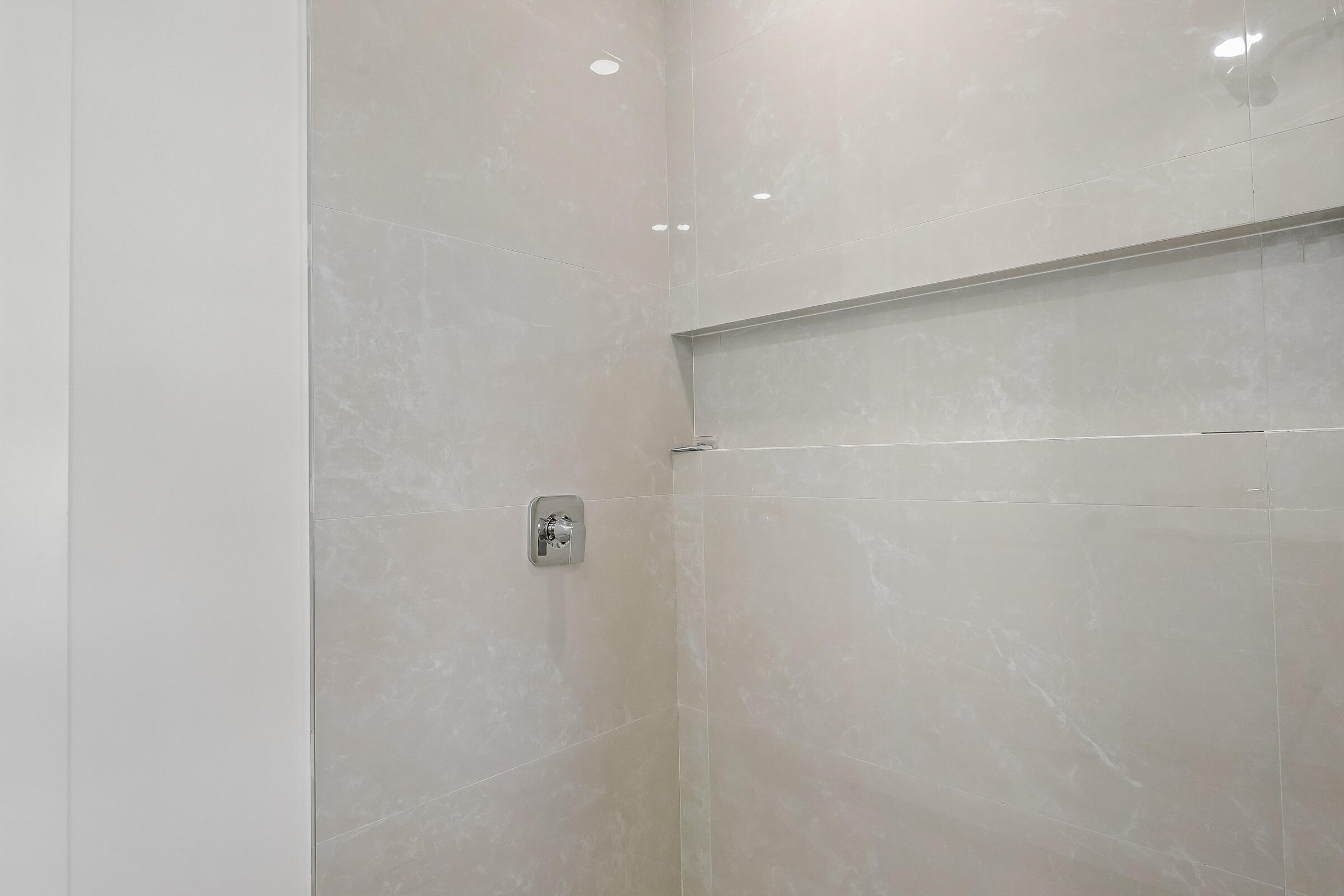 4606 Hibiscus - MLS - 024