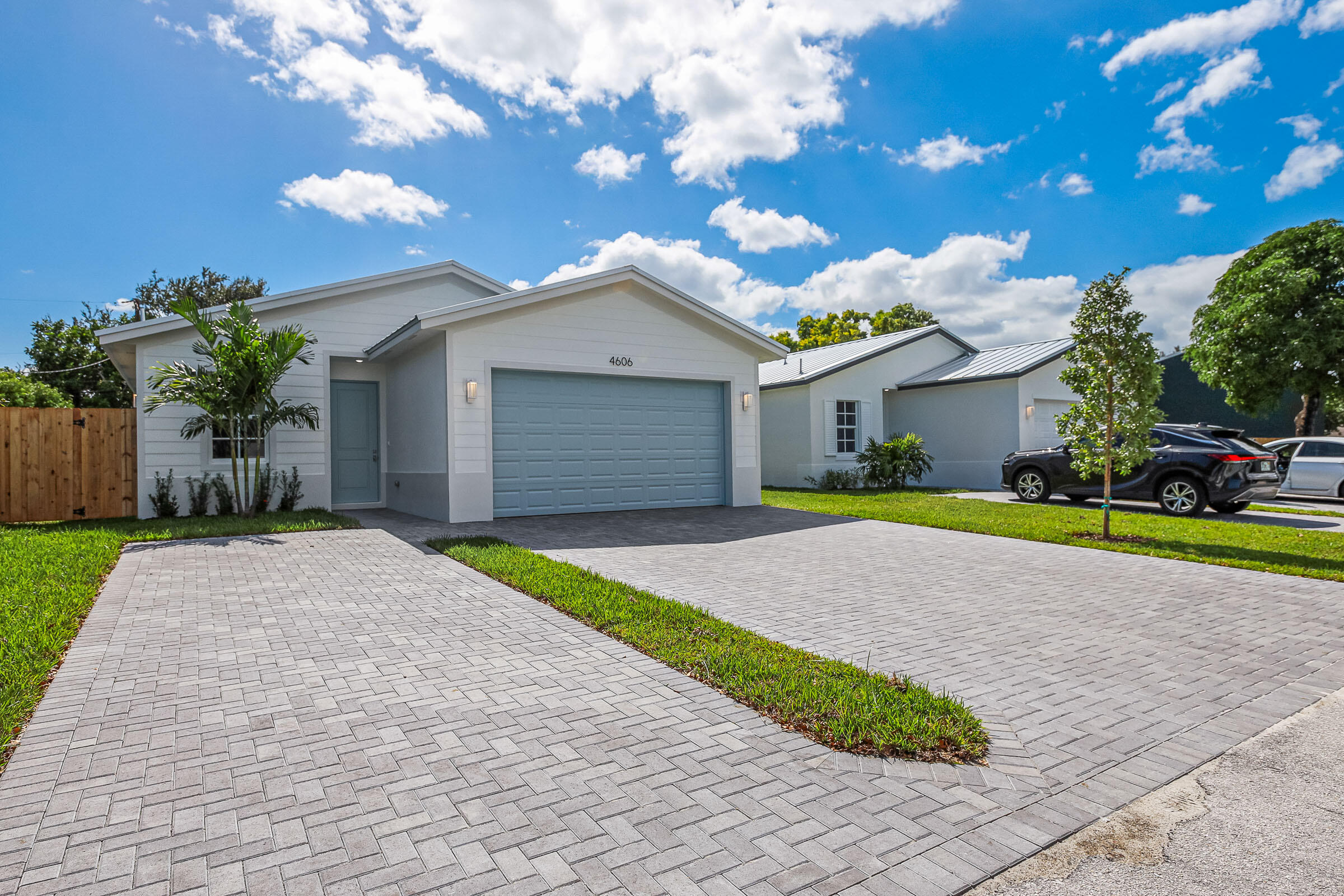 4606 Hibiscus - MLS - 002