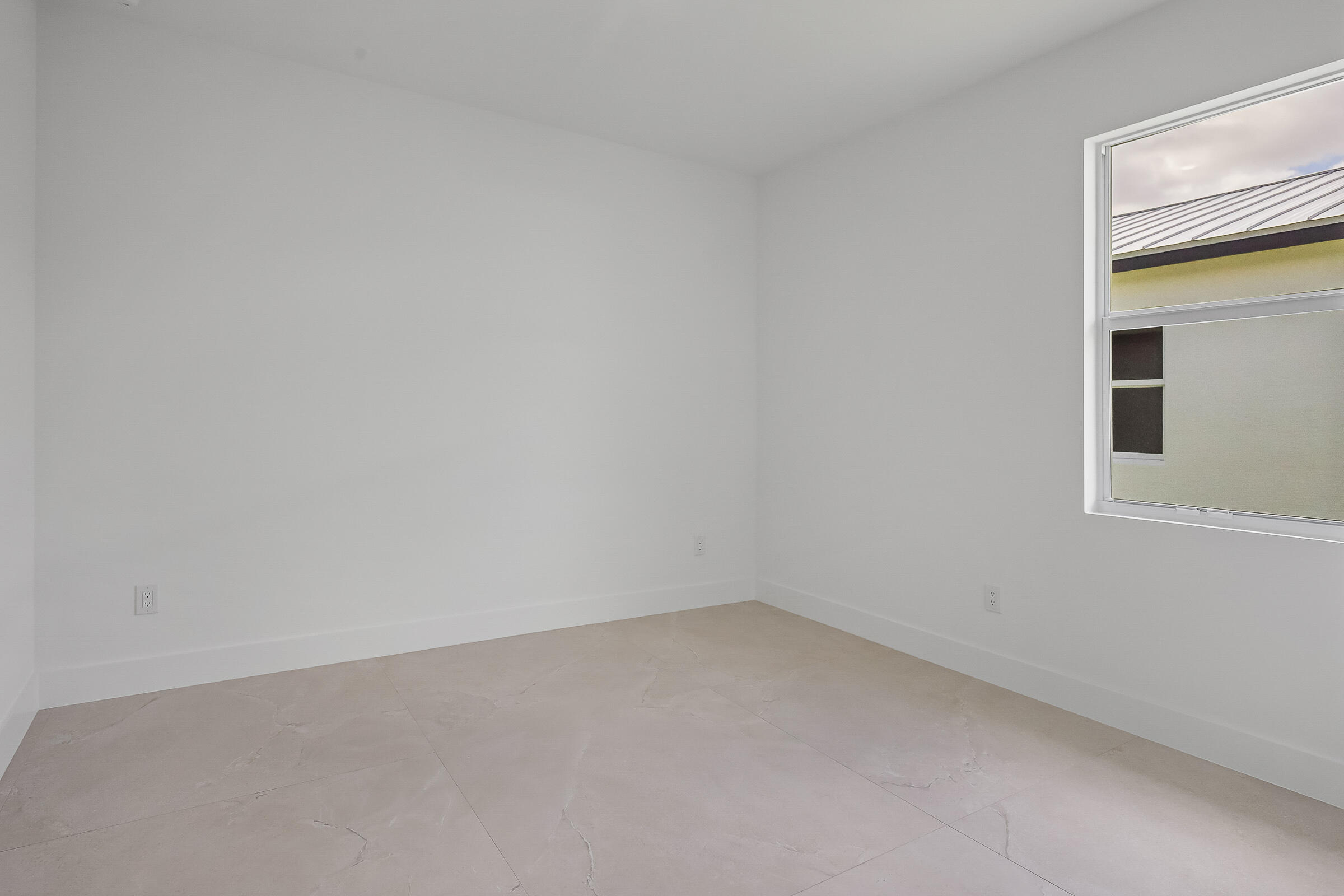 4606 Hibiscus - MLS - 025