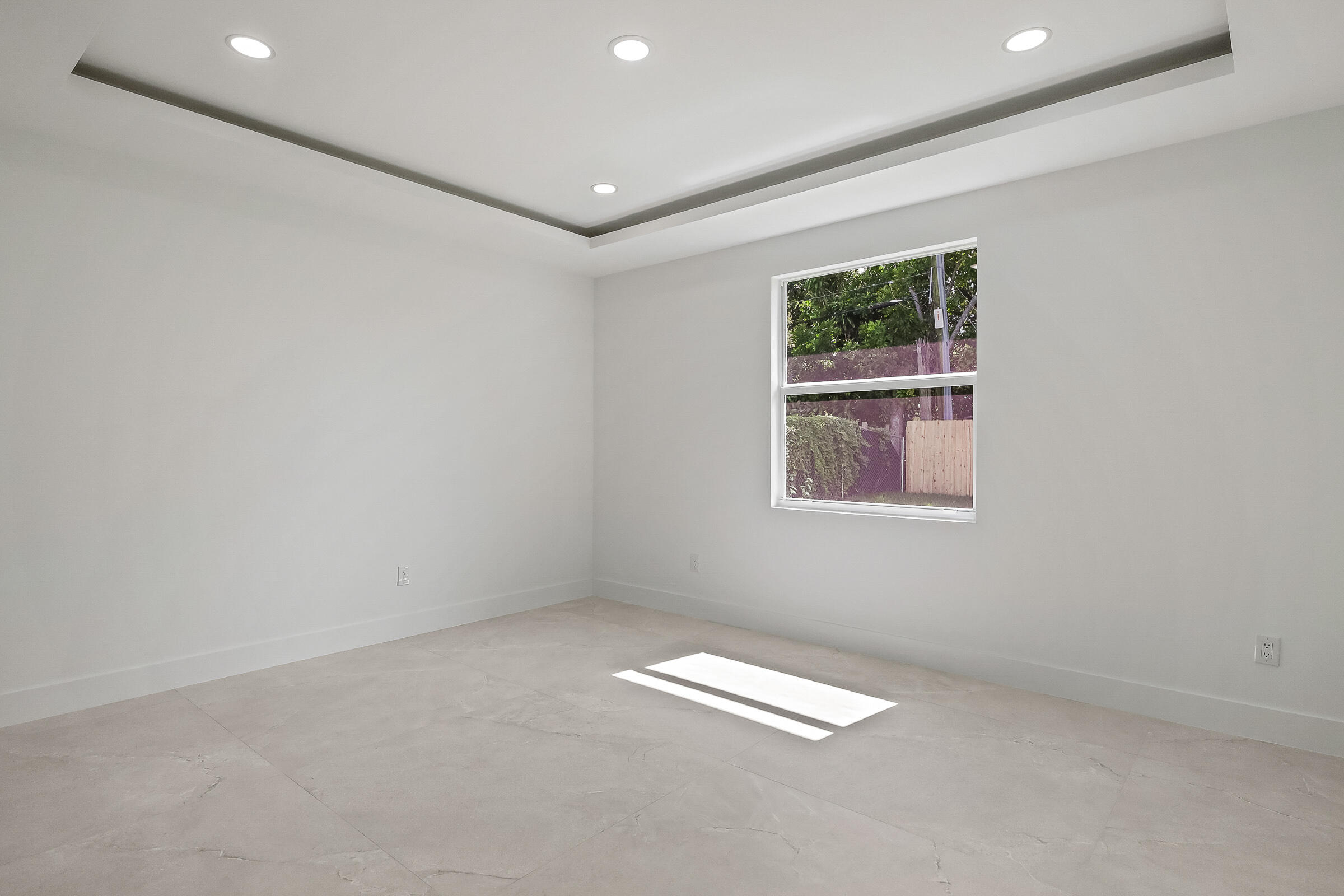4606 Hibiscus - MLS - 013