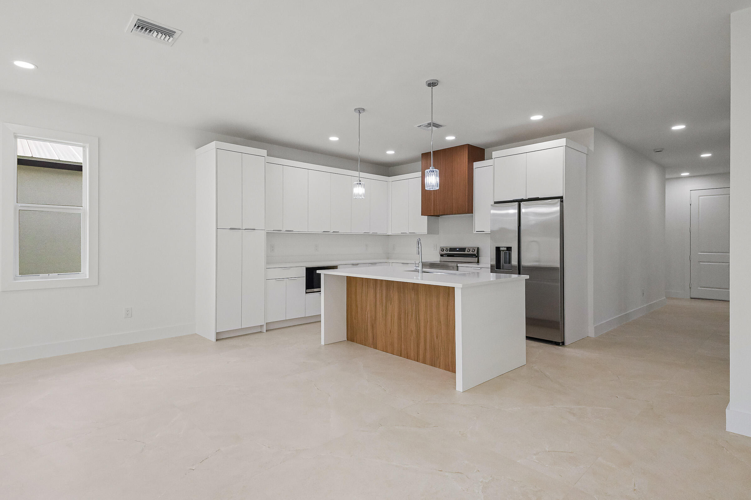 4606 Hibiscus - MLS - 012