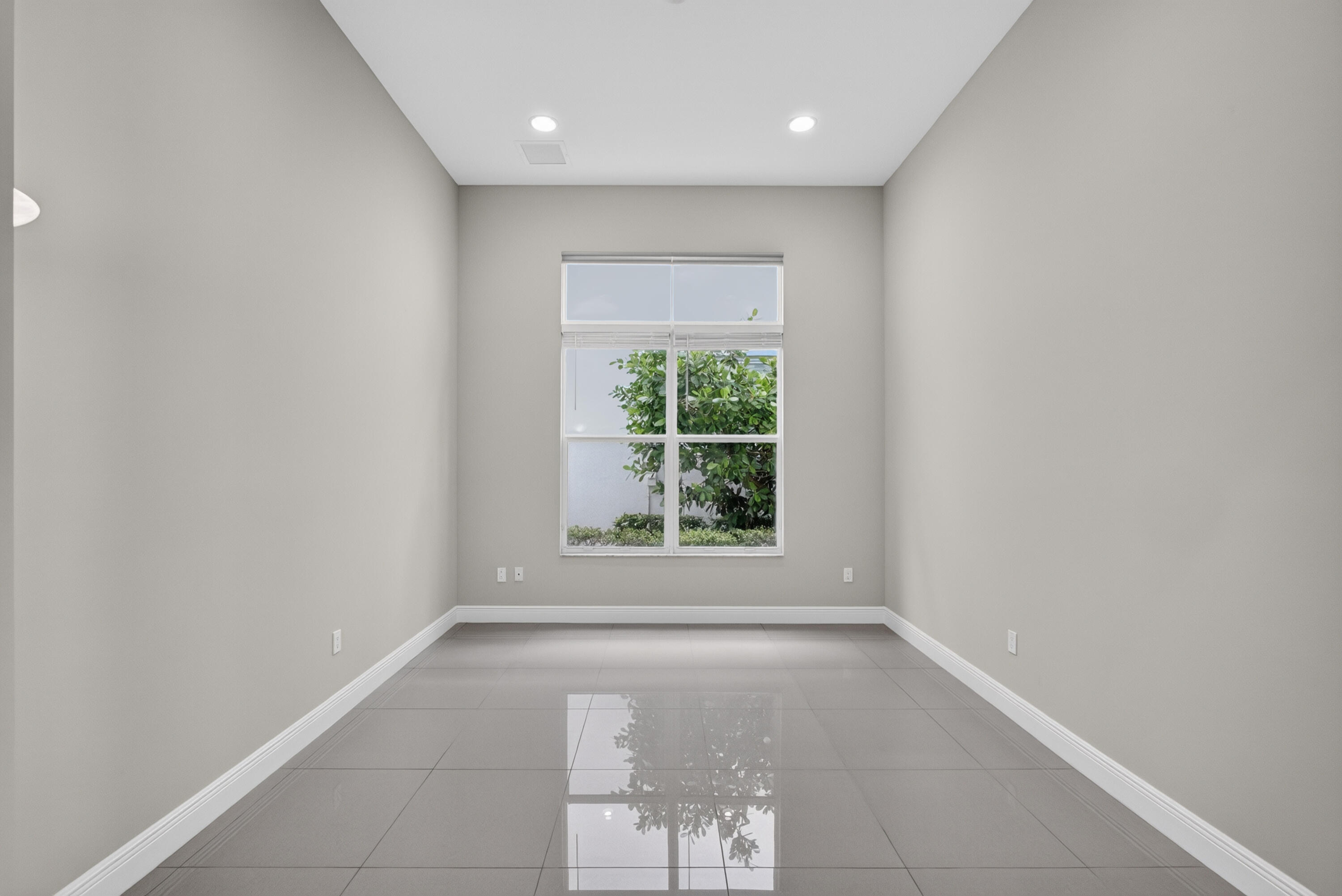 Office/ Den