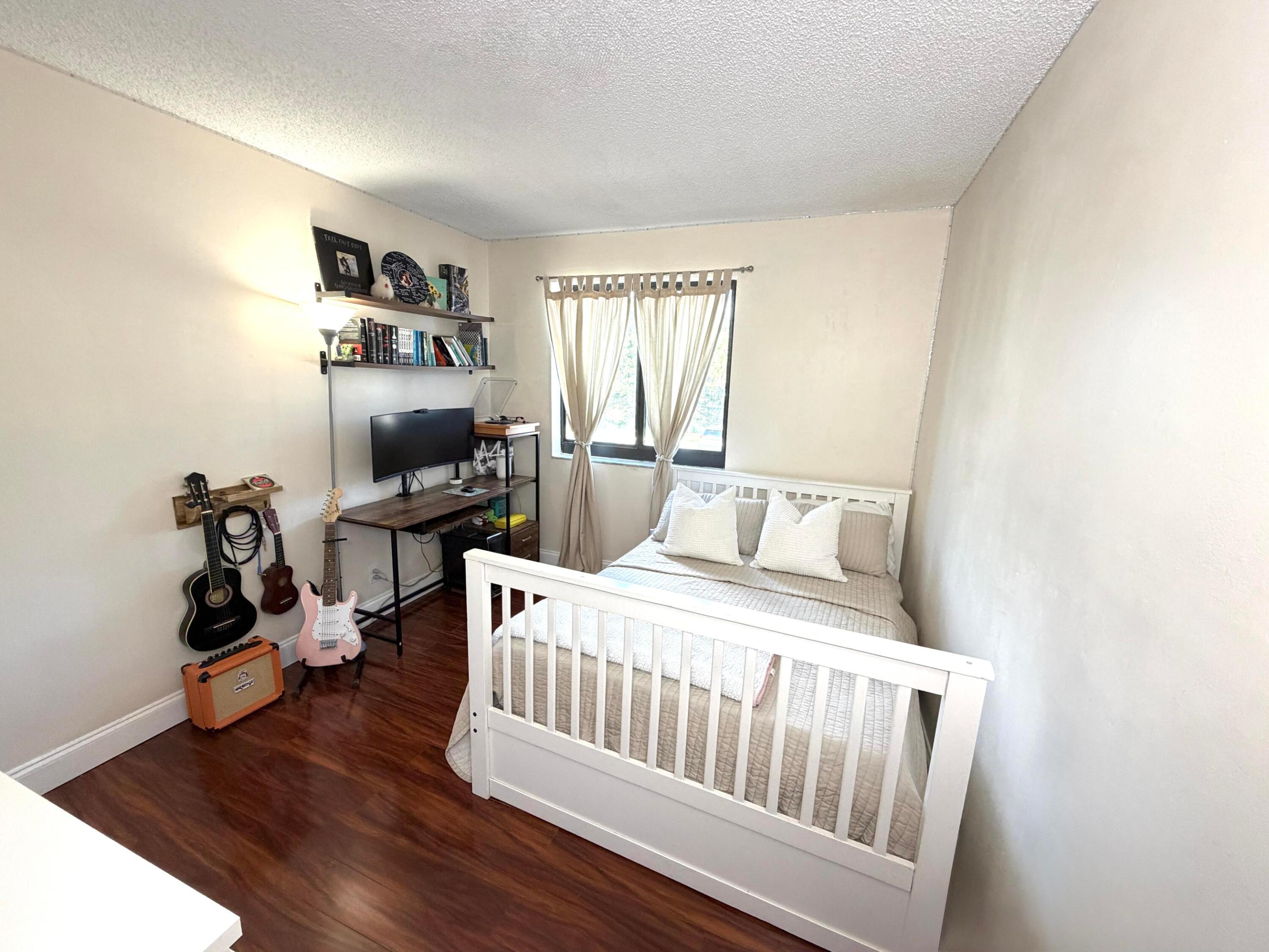 Second bedroom