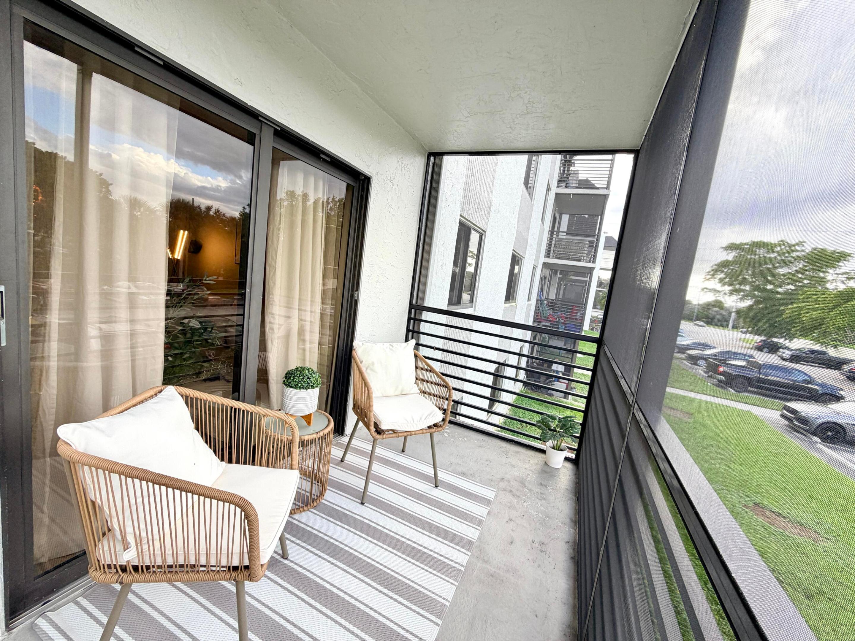 Screened balcony