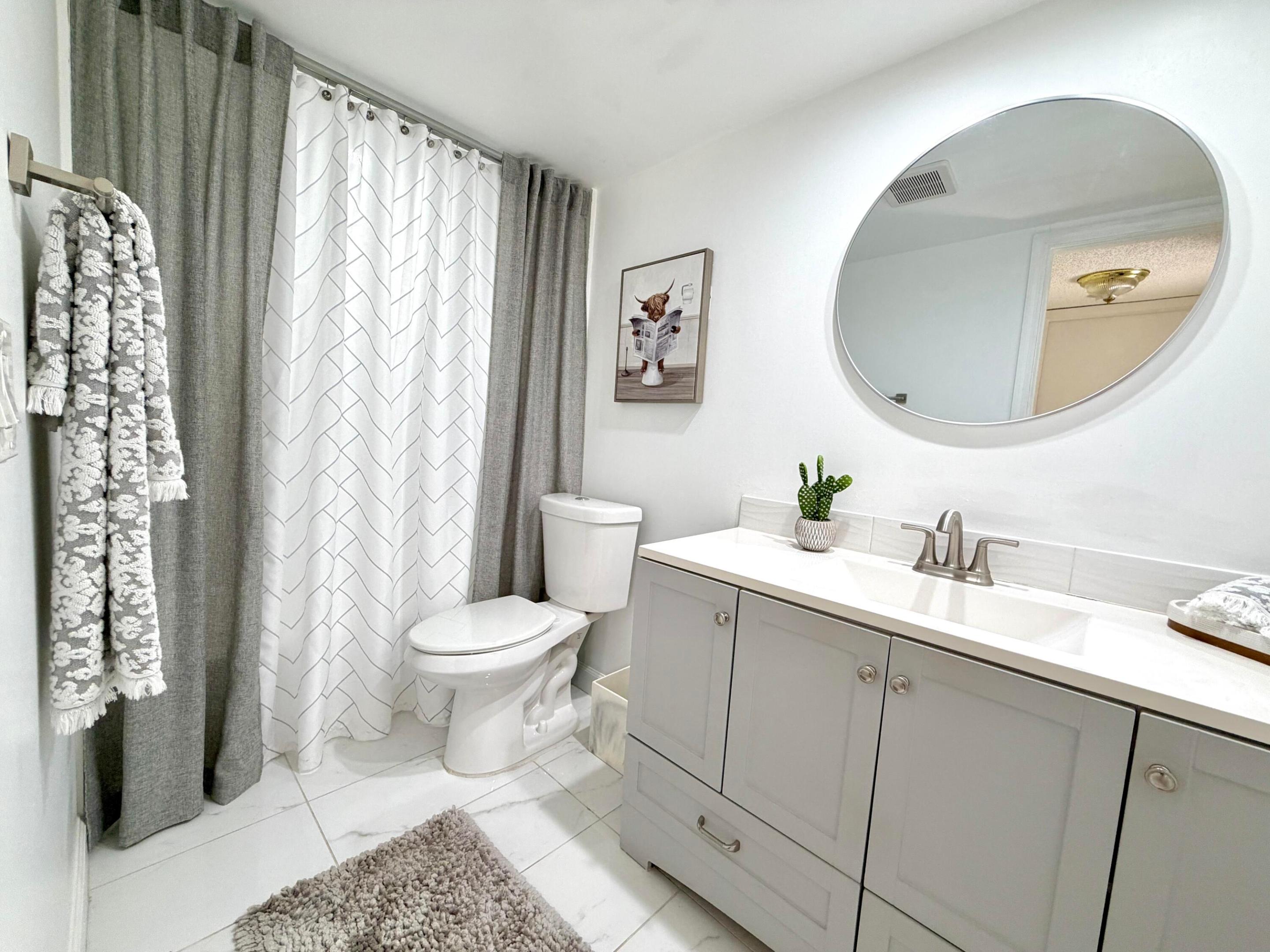 2nd Bathroom