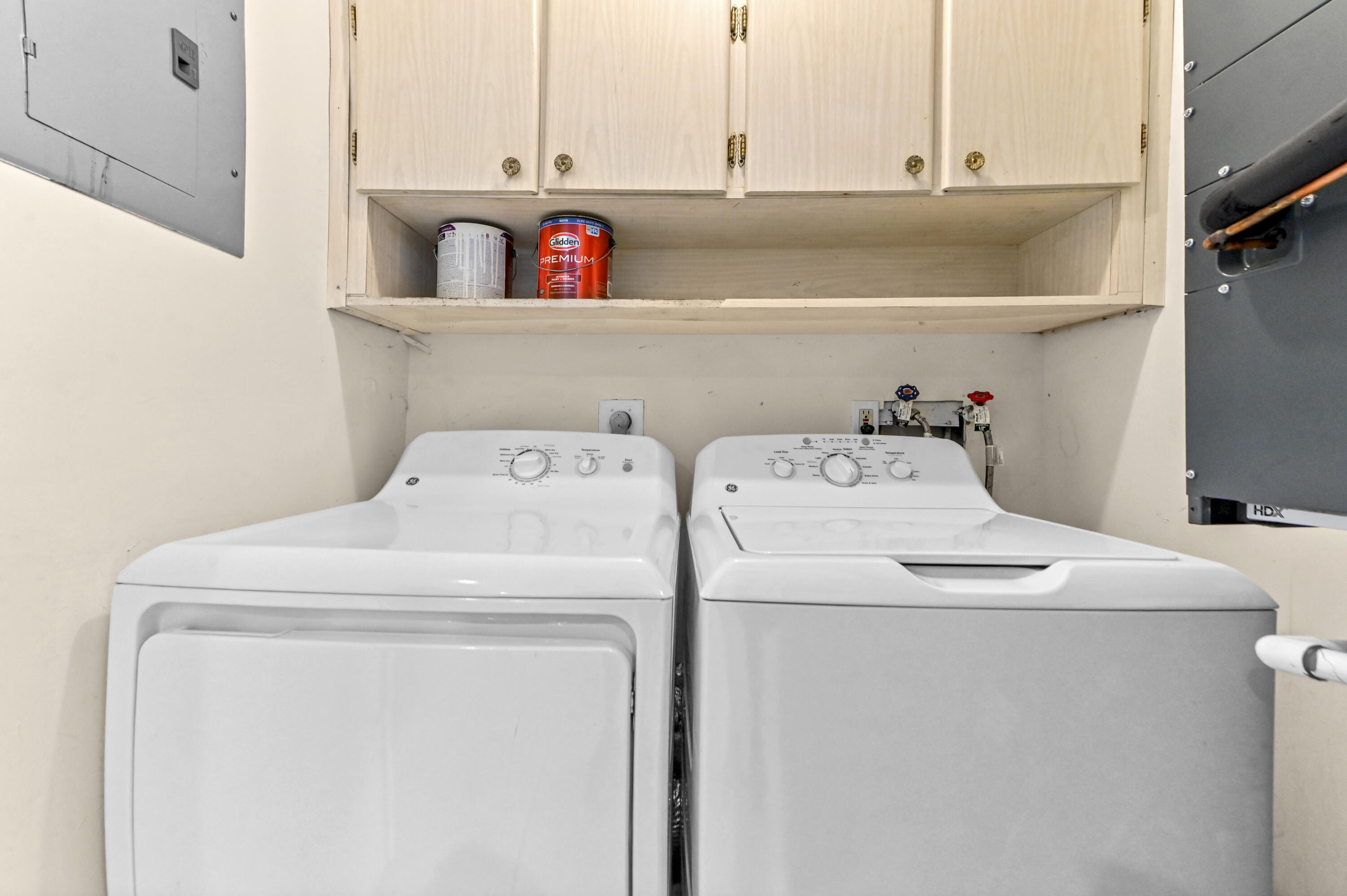 12 Laundry room 01