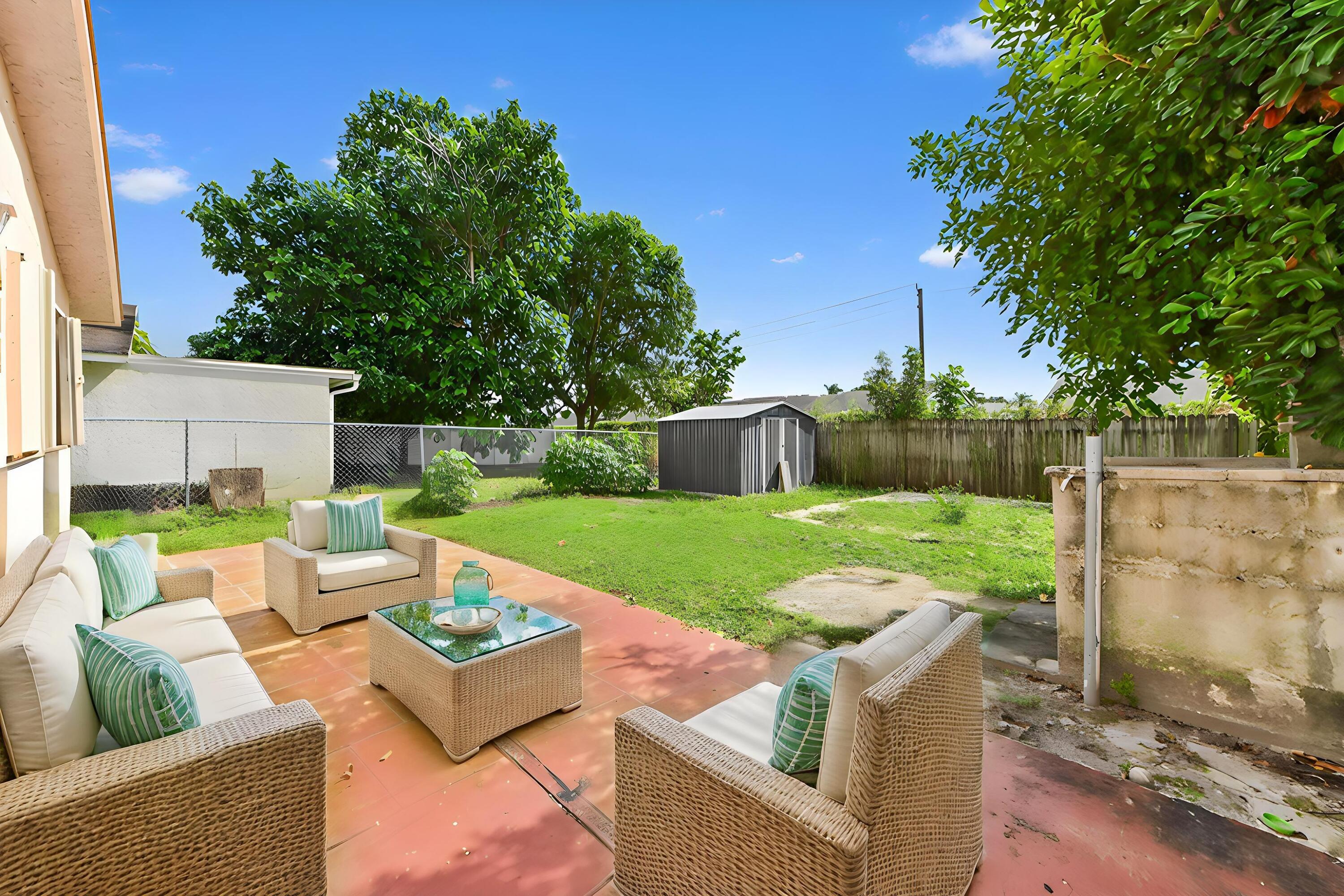 22-patio-01_VS