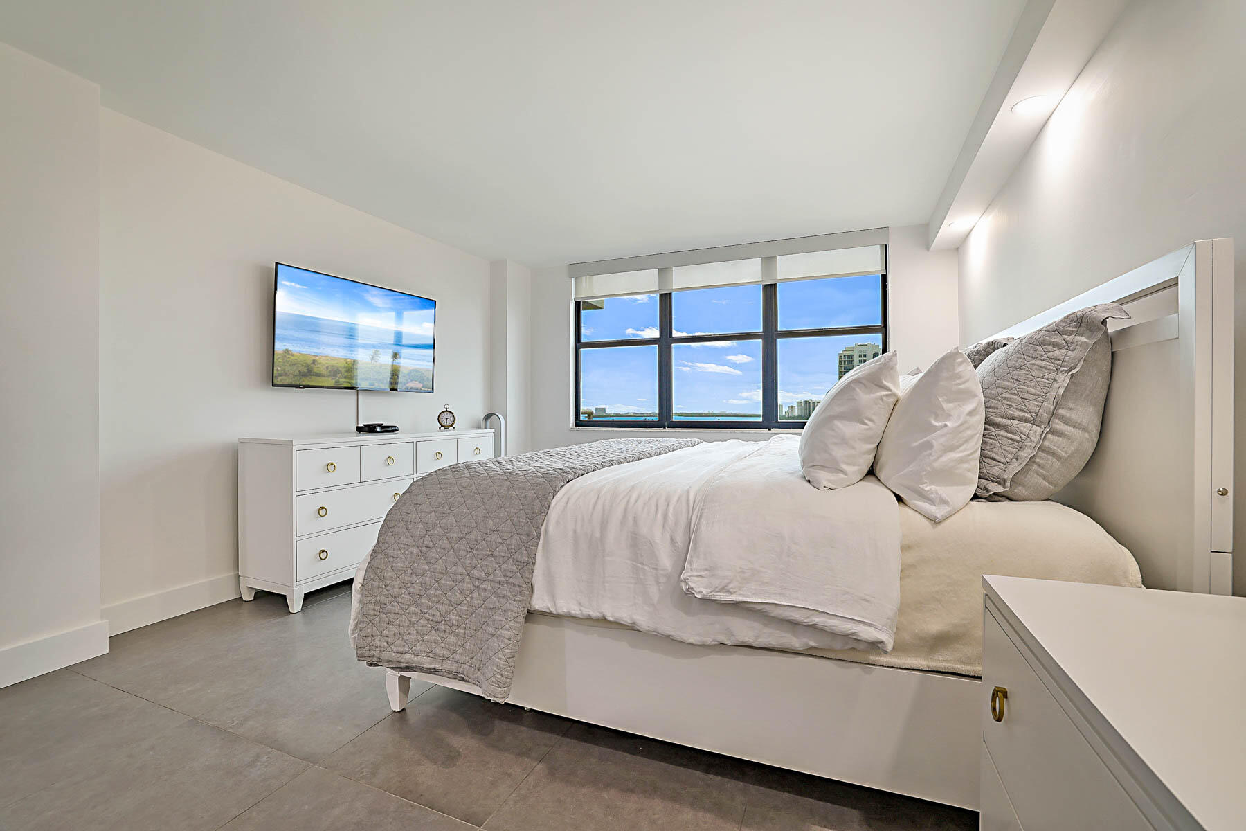 3400 N Ocean Unit 1005-24