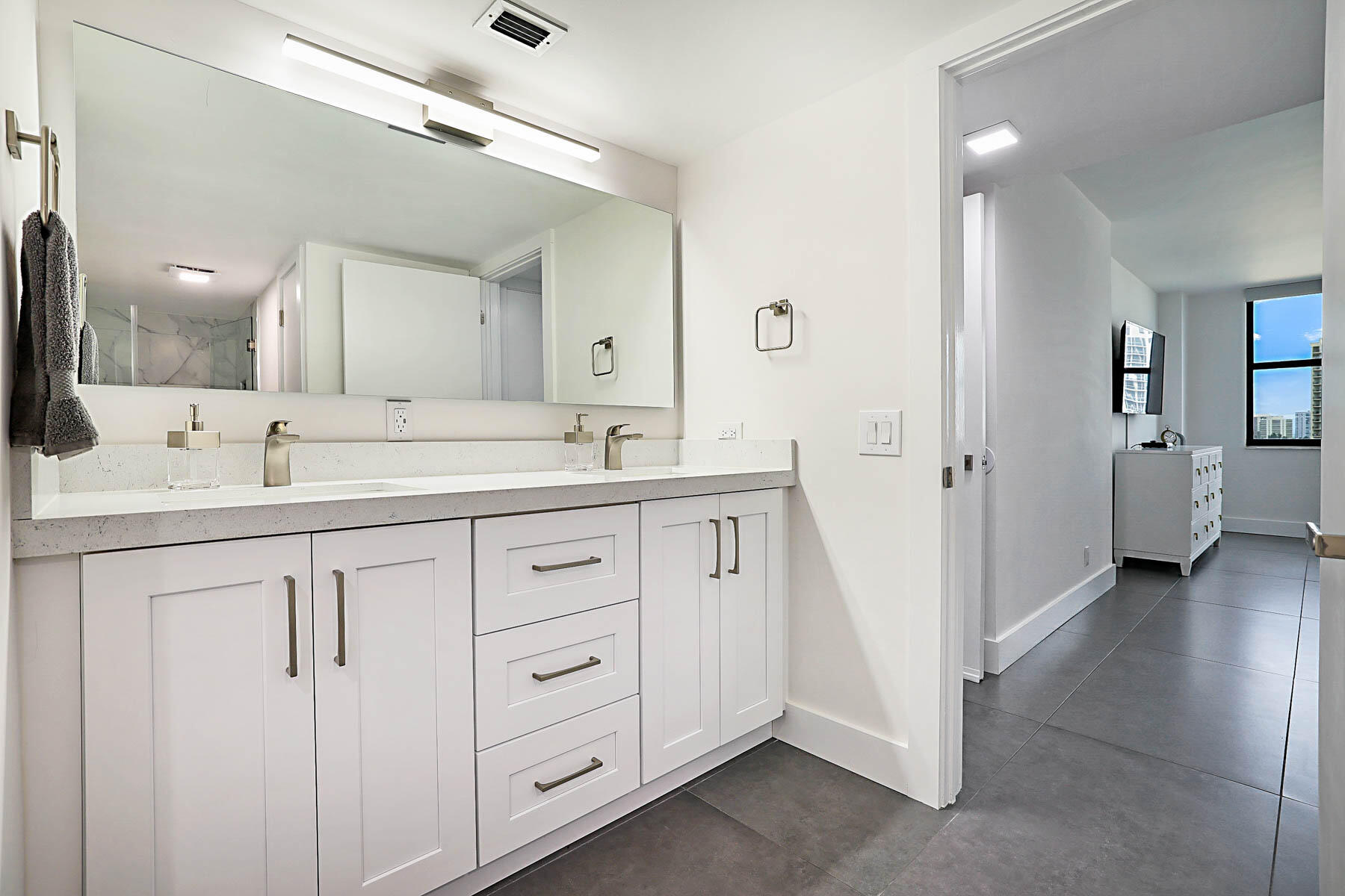 3400 N Ocean Unit 1005-26