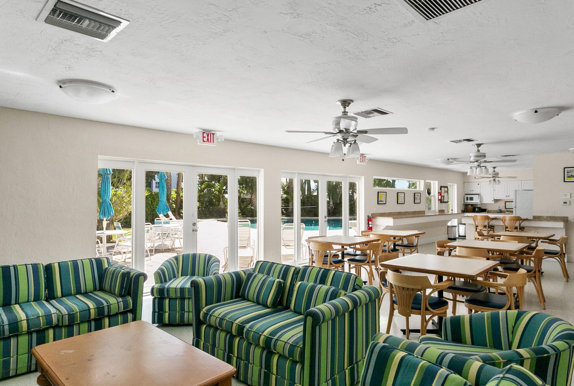 Spacious common area with kitchen, bathrooms and lounge area - a perfect space for larger gatherings